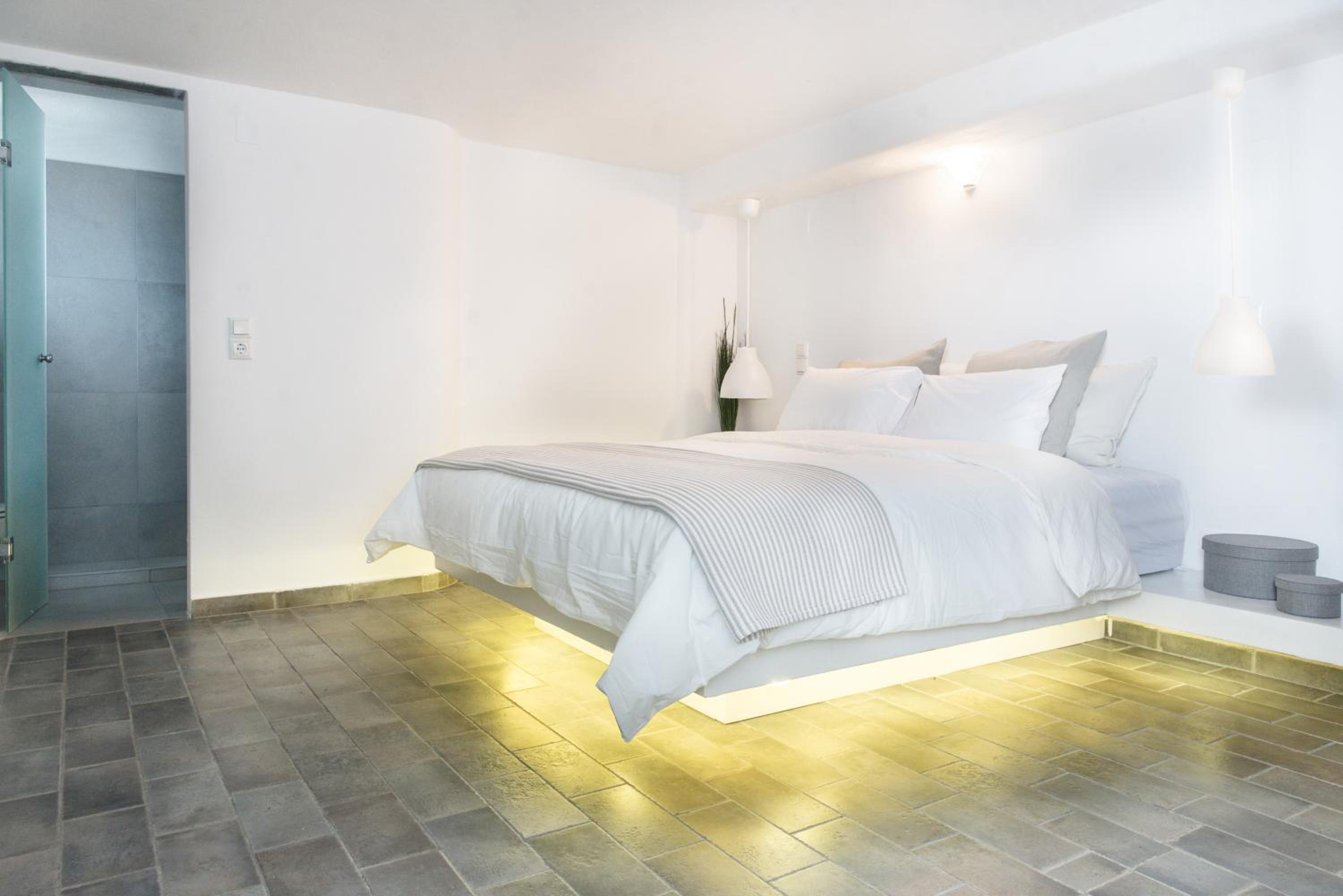 Superior Room with Sea View - Photo 6