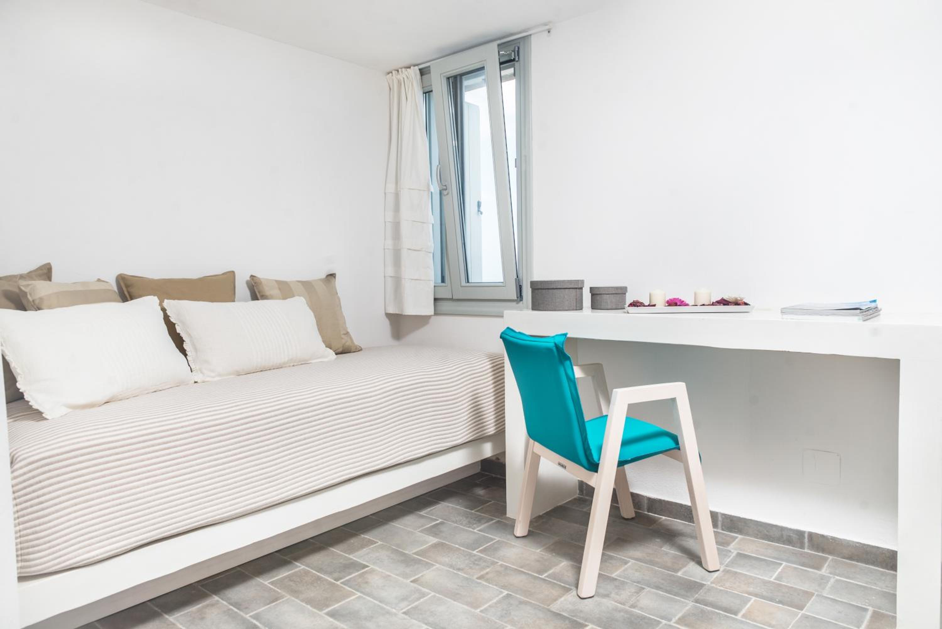 Superior Room with Sea View - Photo 7