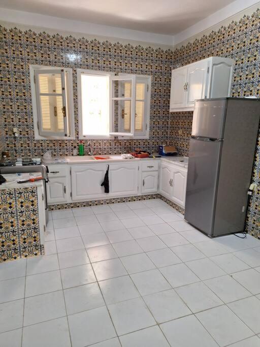 Three-Bedroom House photo 3