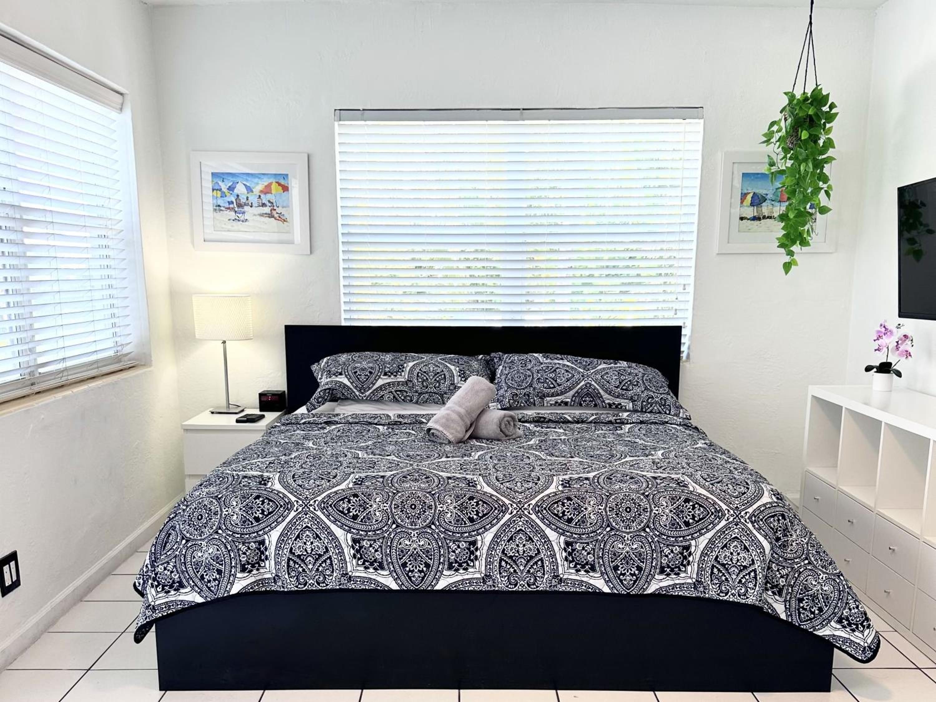 King Studio with Sofa Bed