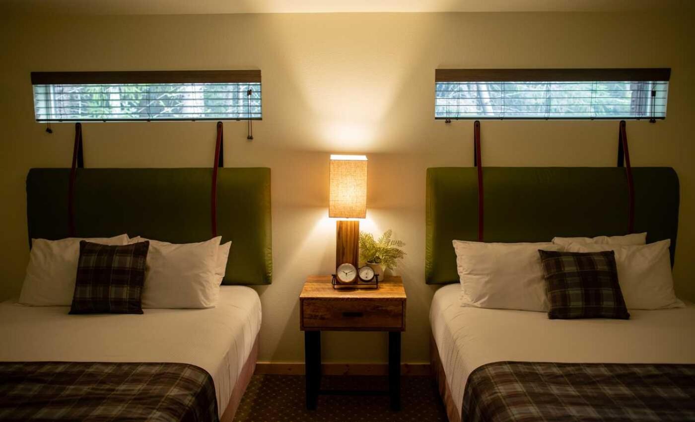 Deluxe Queen Room with Two Queen Beds photo 2