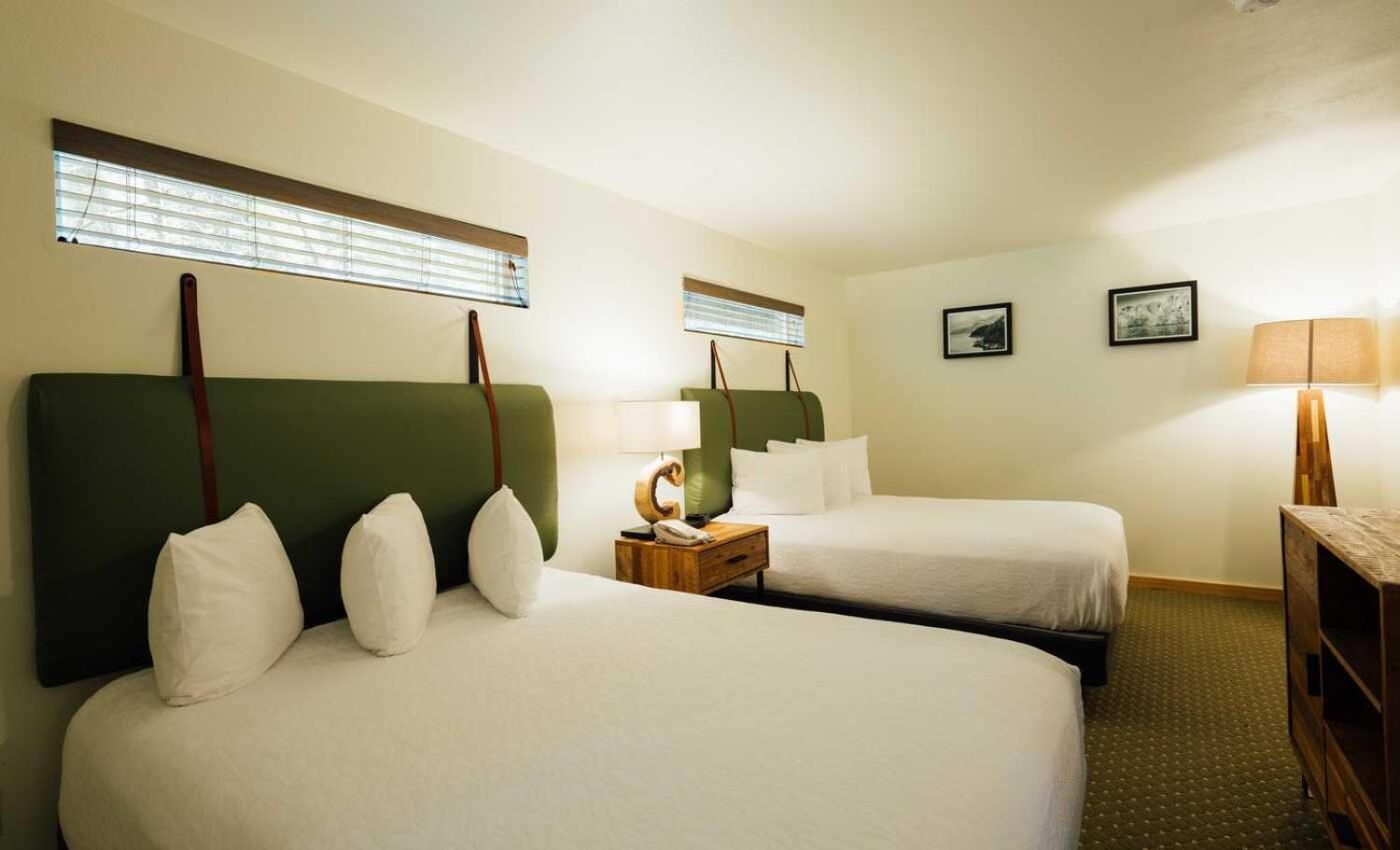 Deluxe Queen Room with Two Queen Beds photo 1