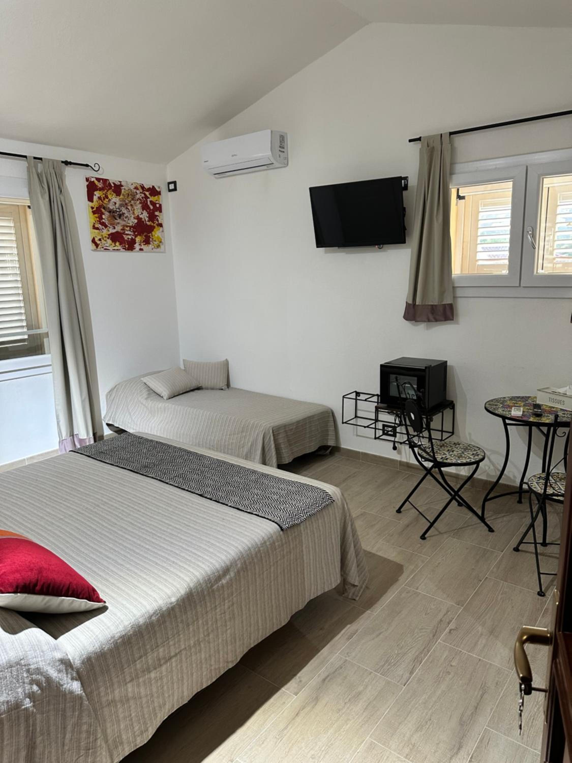 Double Room with Private Bathroom photo 2