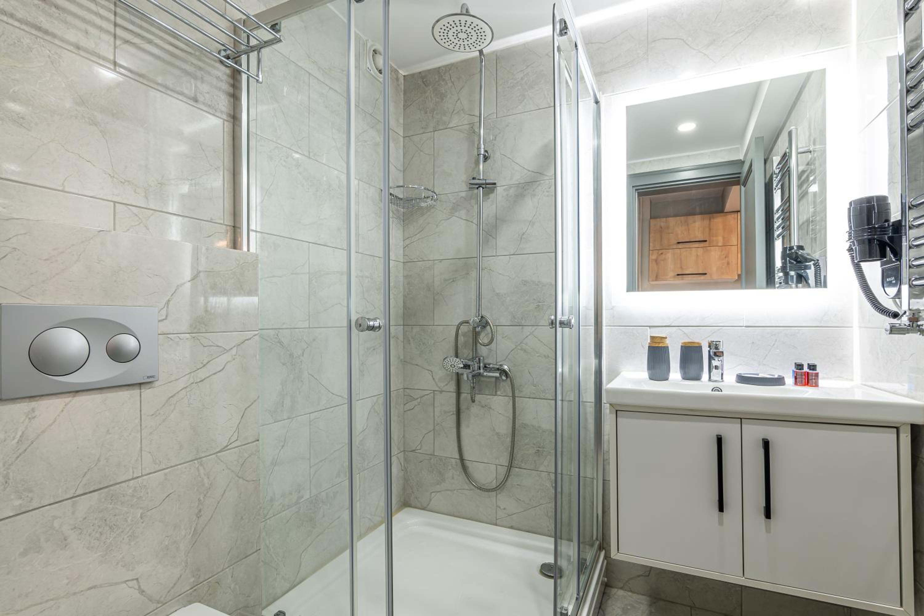 Deluxe Double or Twin Room with Garden View photo 3