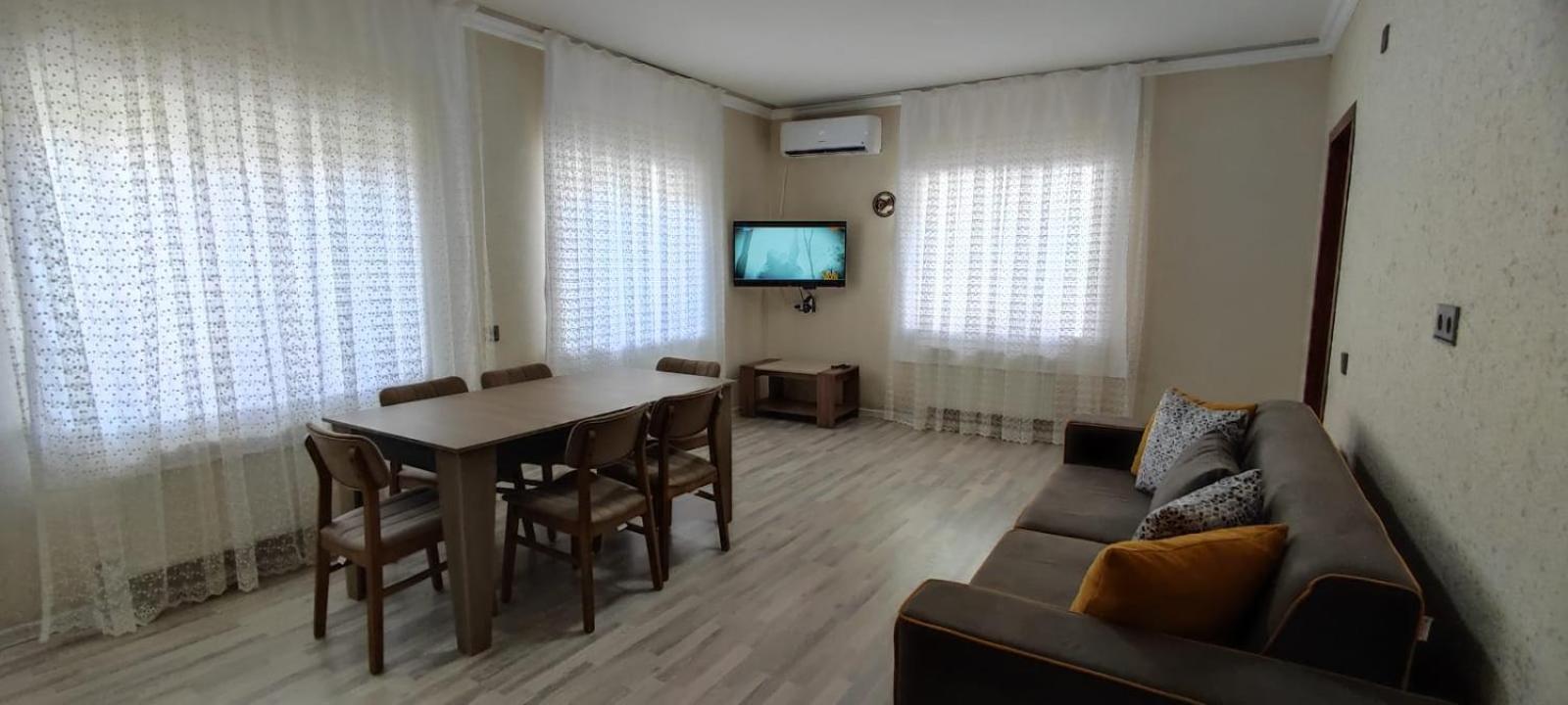 Four-Bedroom House photo 3
