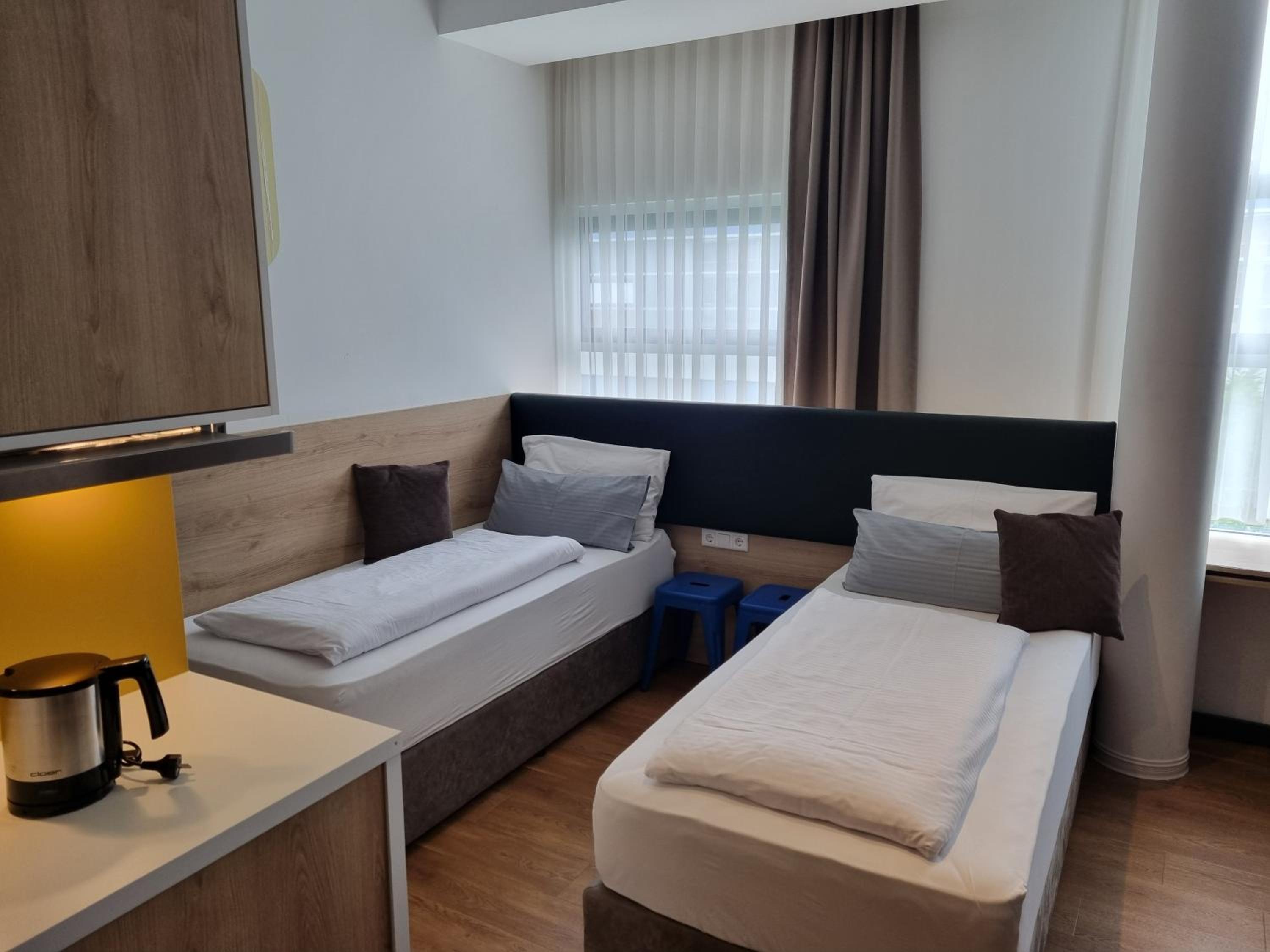 Double or Twin Room thumbnail 6
