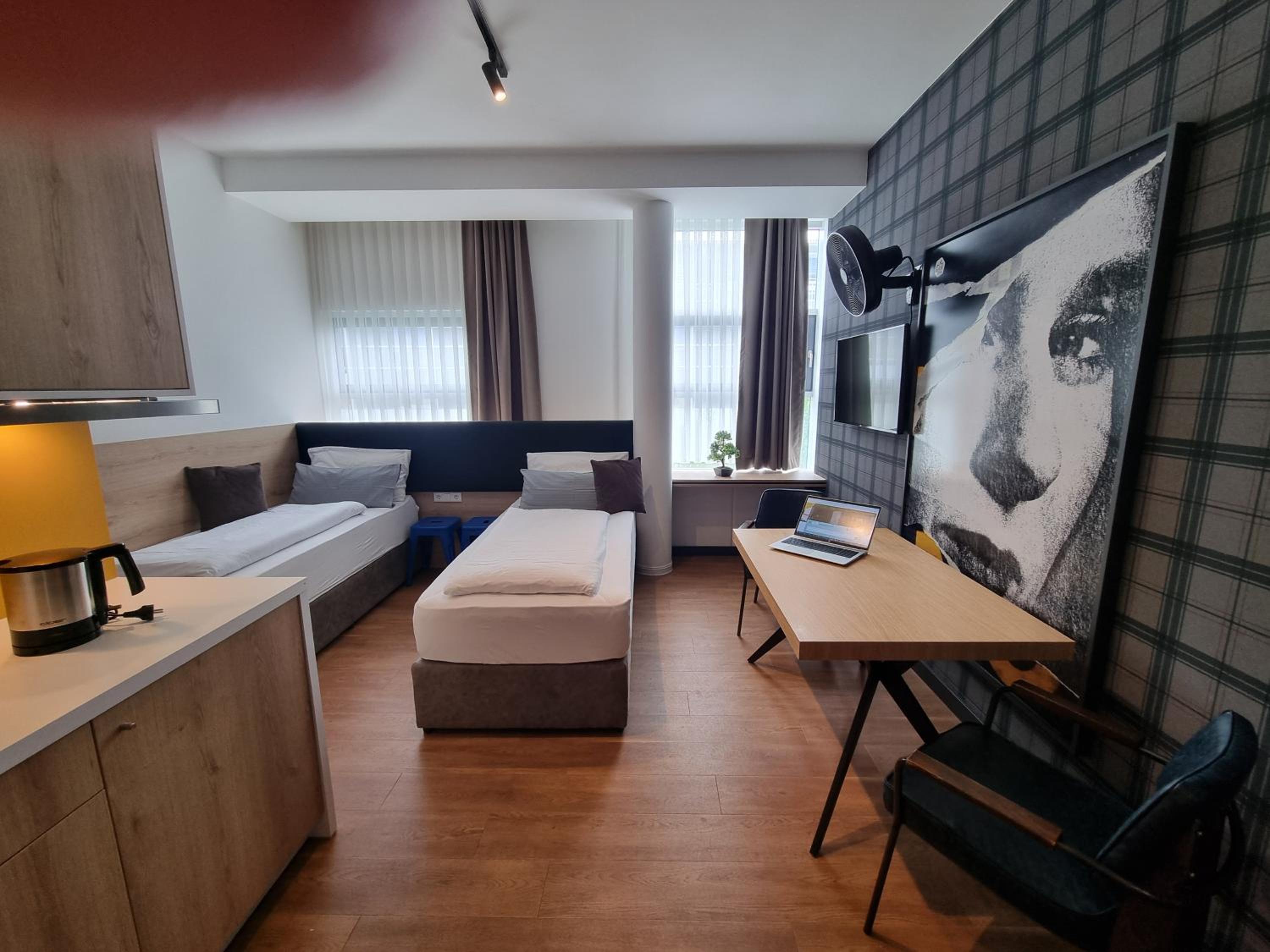 Double or Twin Room thumbnail 6