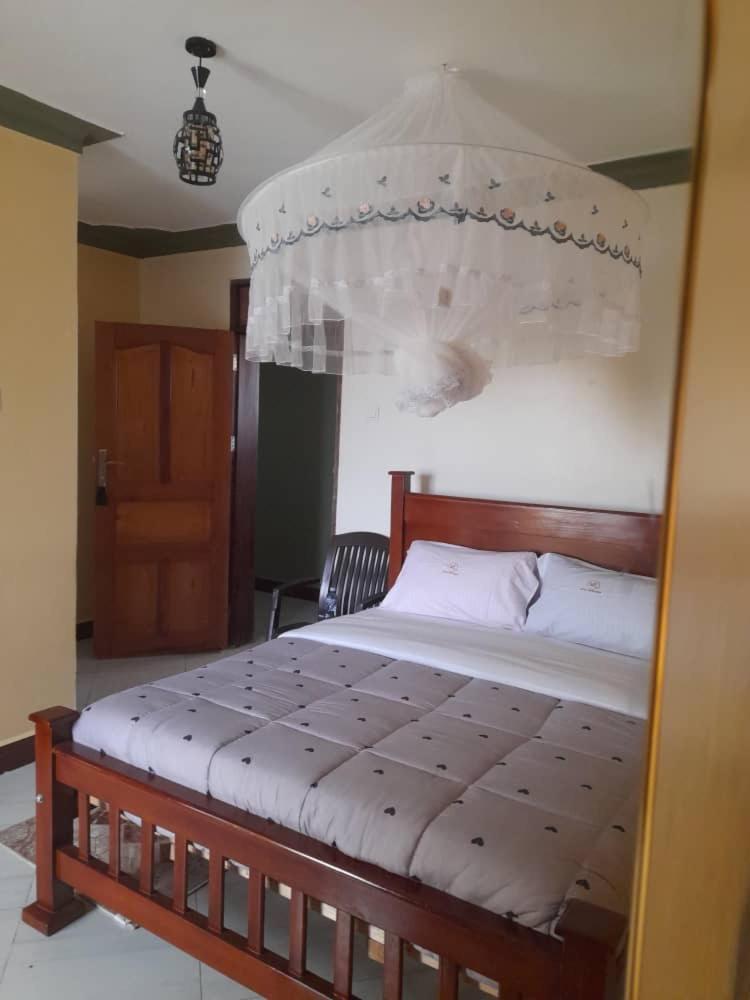 Queen Room with Balcony photo 1