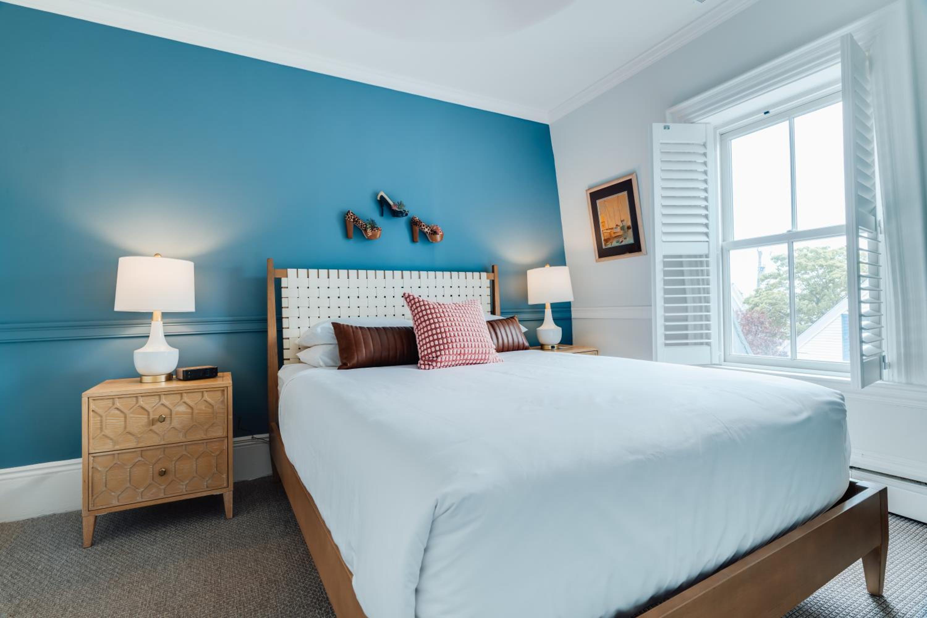 Standard Queen Room photo 3