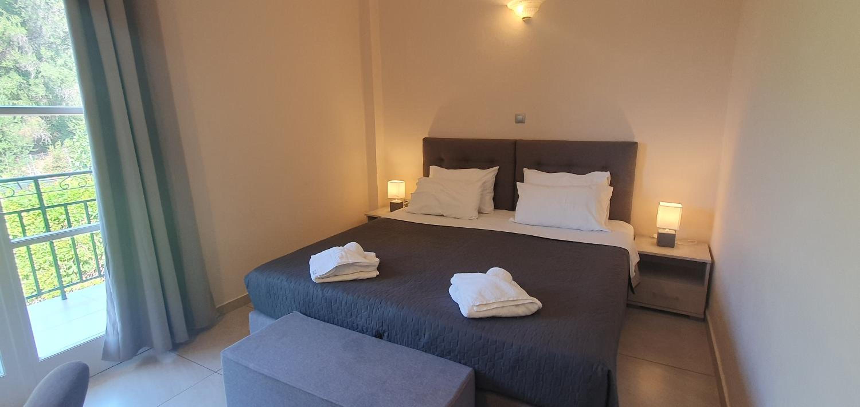 Double Room with Side Sea View - Photo 6