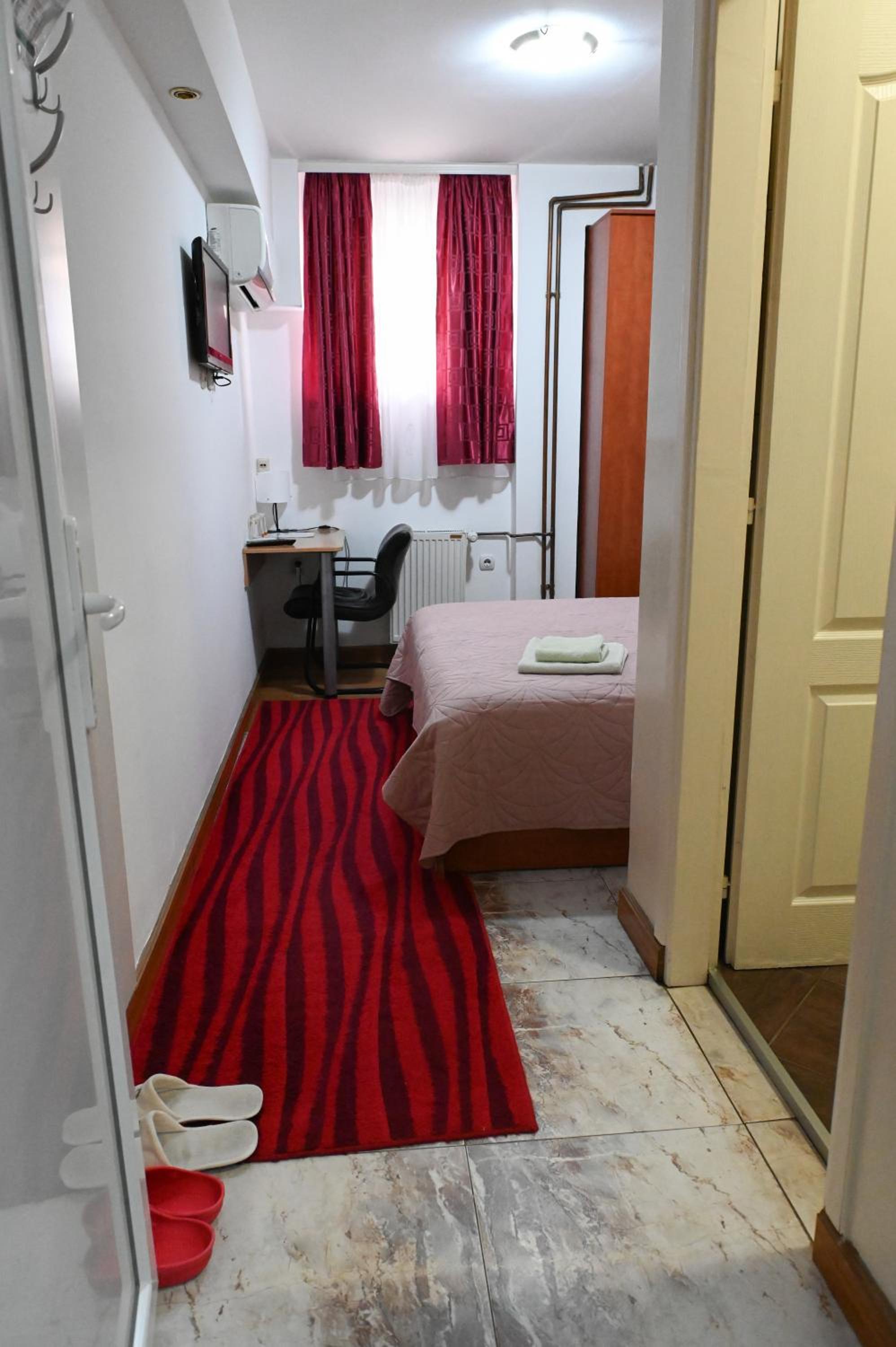 Economy Double Room photo 1