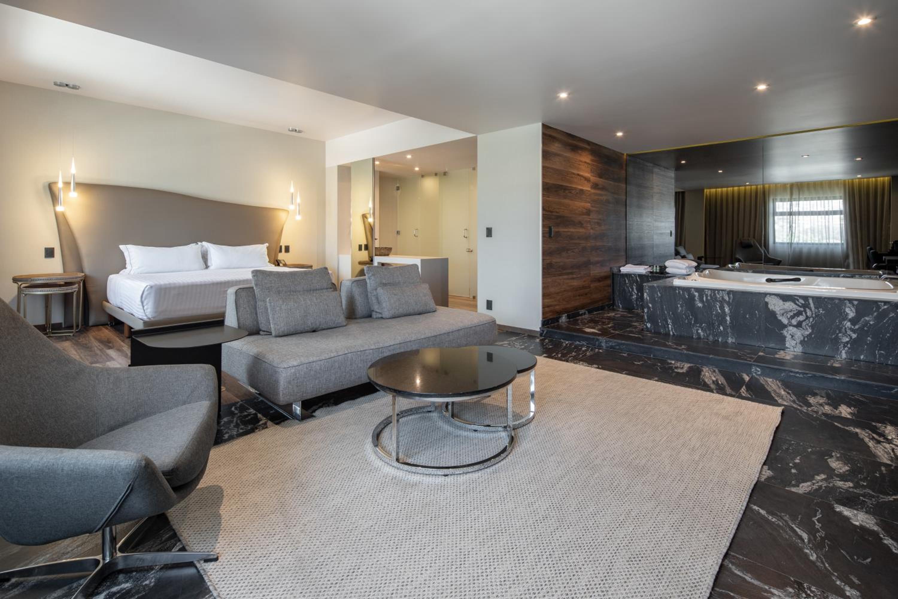 Deluxe Suite with Spa Bath - Photo 1