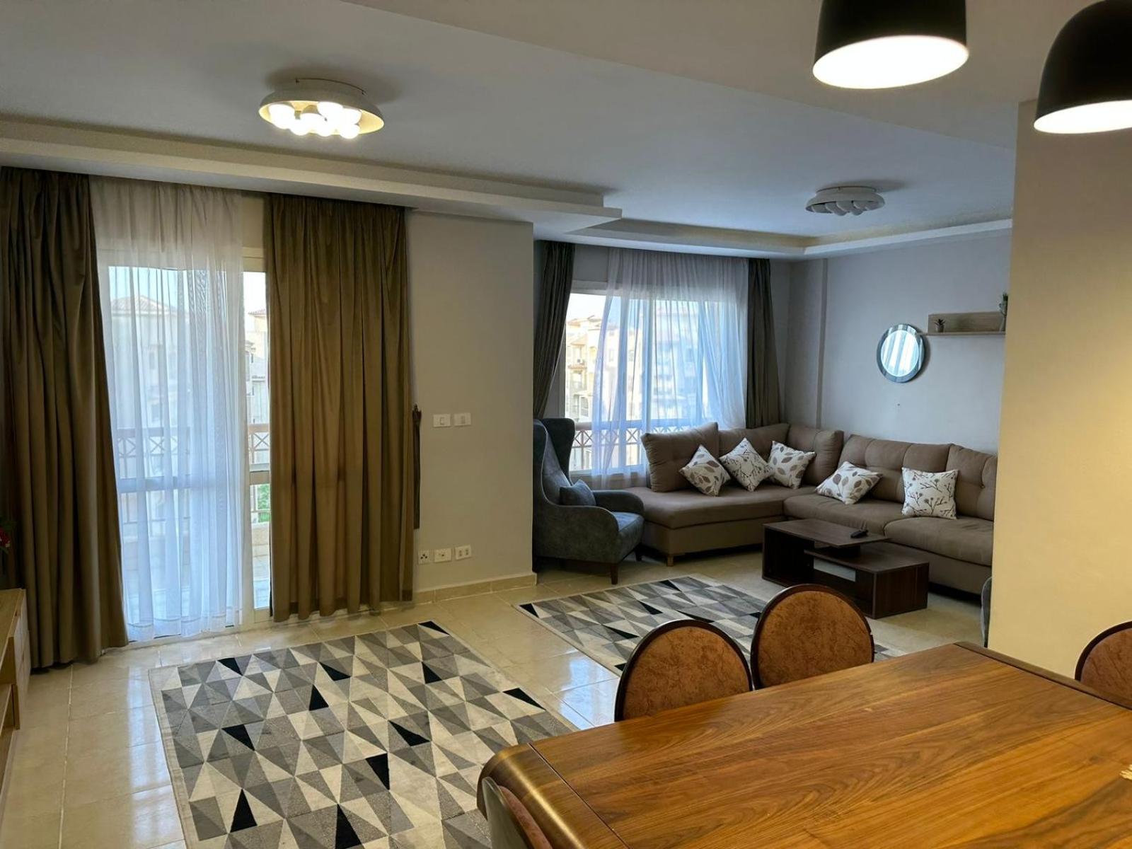 Three-Bedroom Apartment photo 1