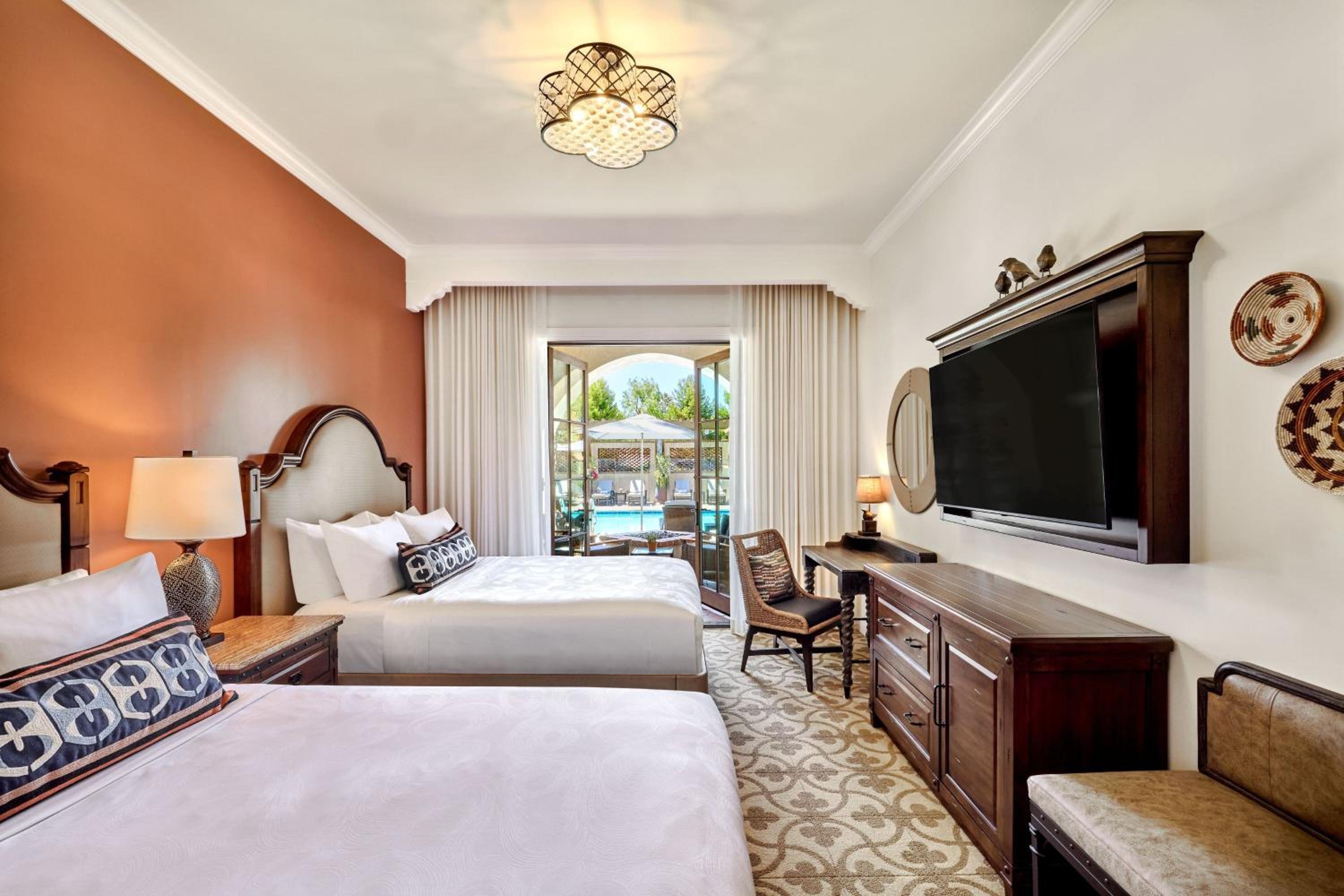 Guest room, 2 Queen - Photo 1