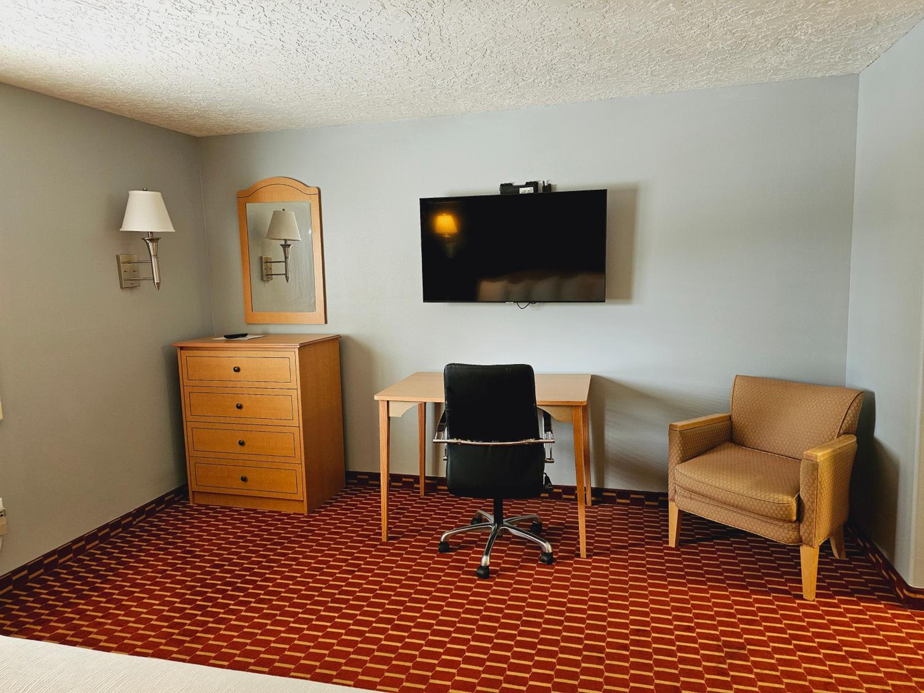 King Suite with Jacuzzi - Non-Smoking - Photo 3