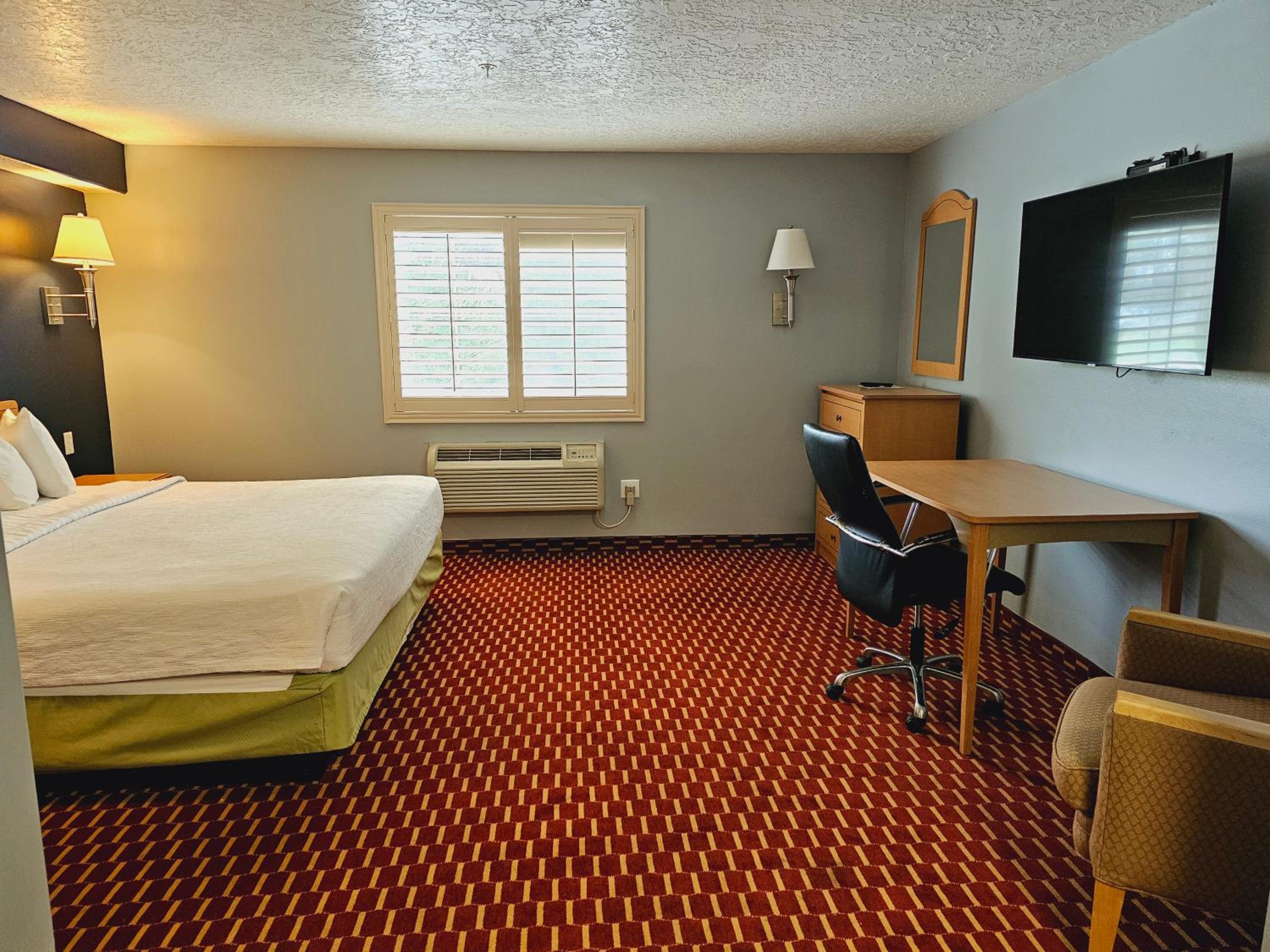 King Suite with Jacuzzi - Non-Smoking - Photo 8