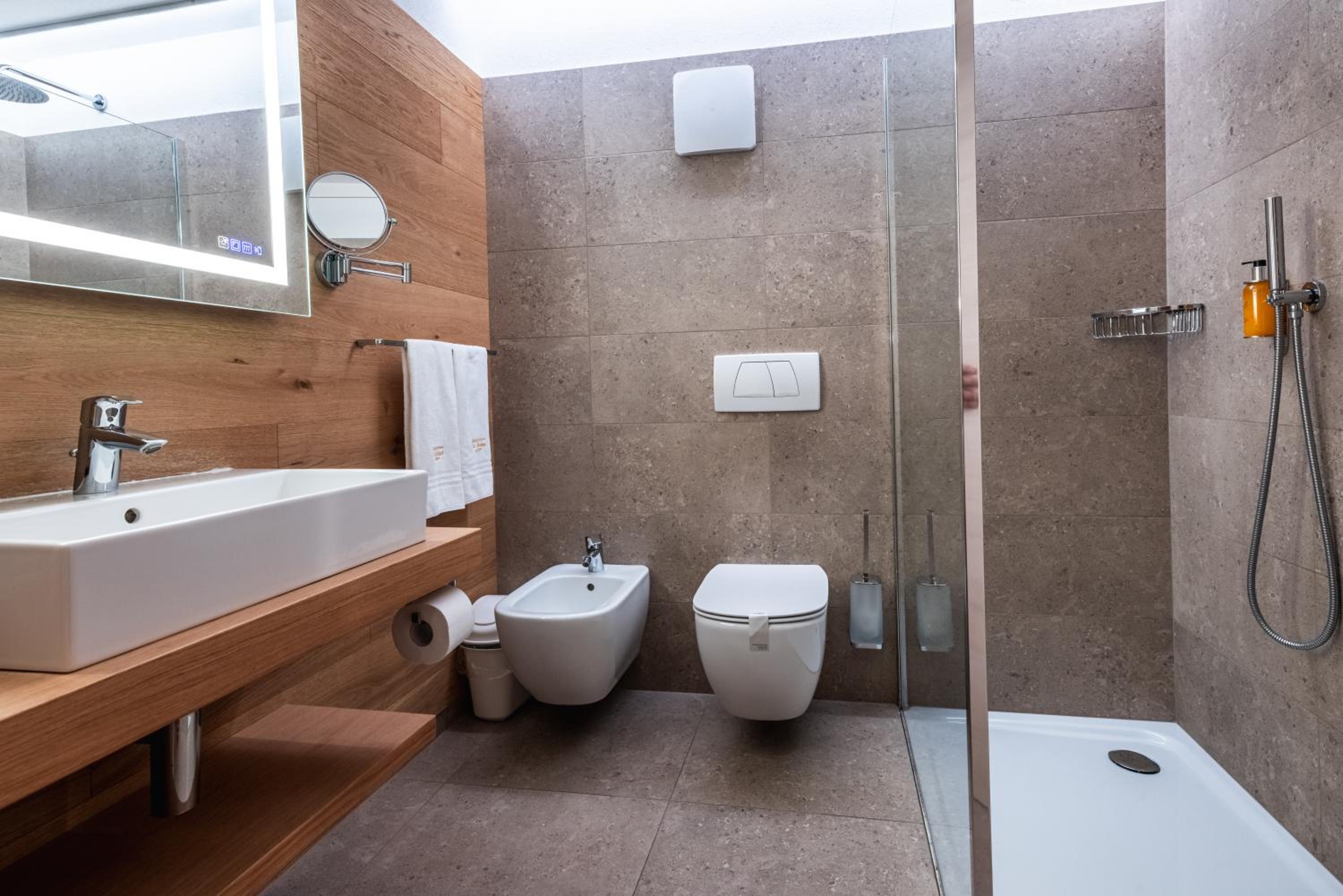 Superior Double Room with Balcony photo 2