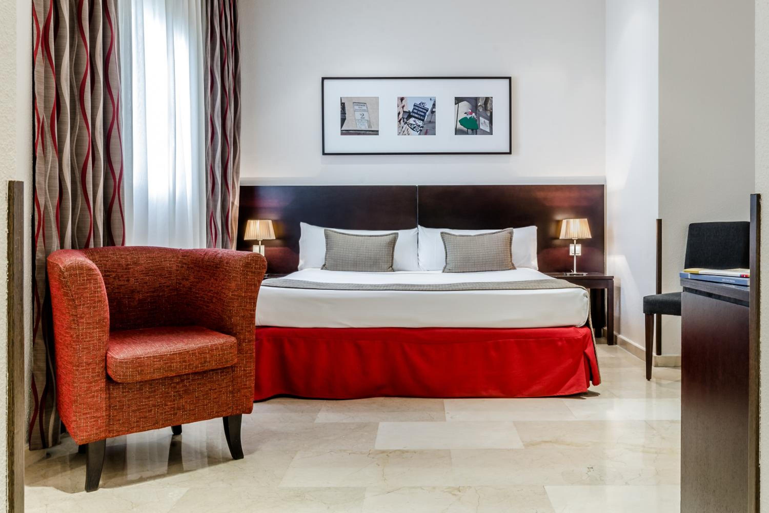 Double or Twin Room - Photo 3