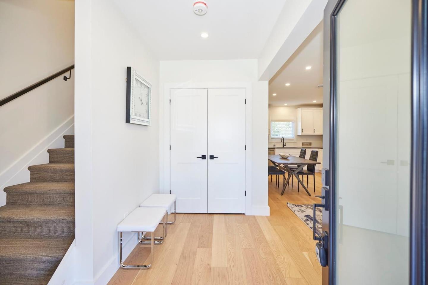 Three-Bedroom House photo 3