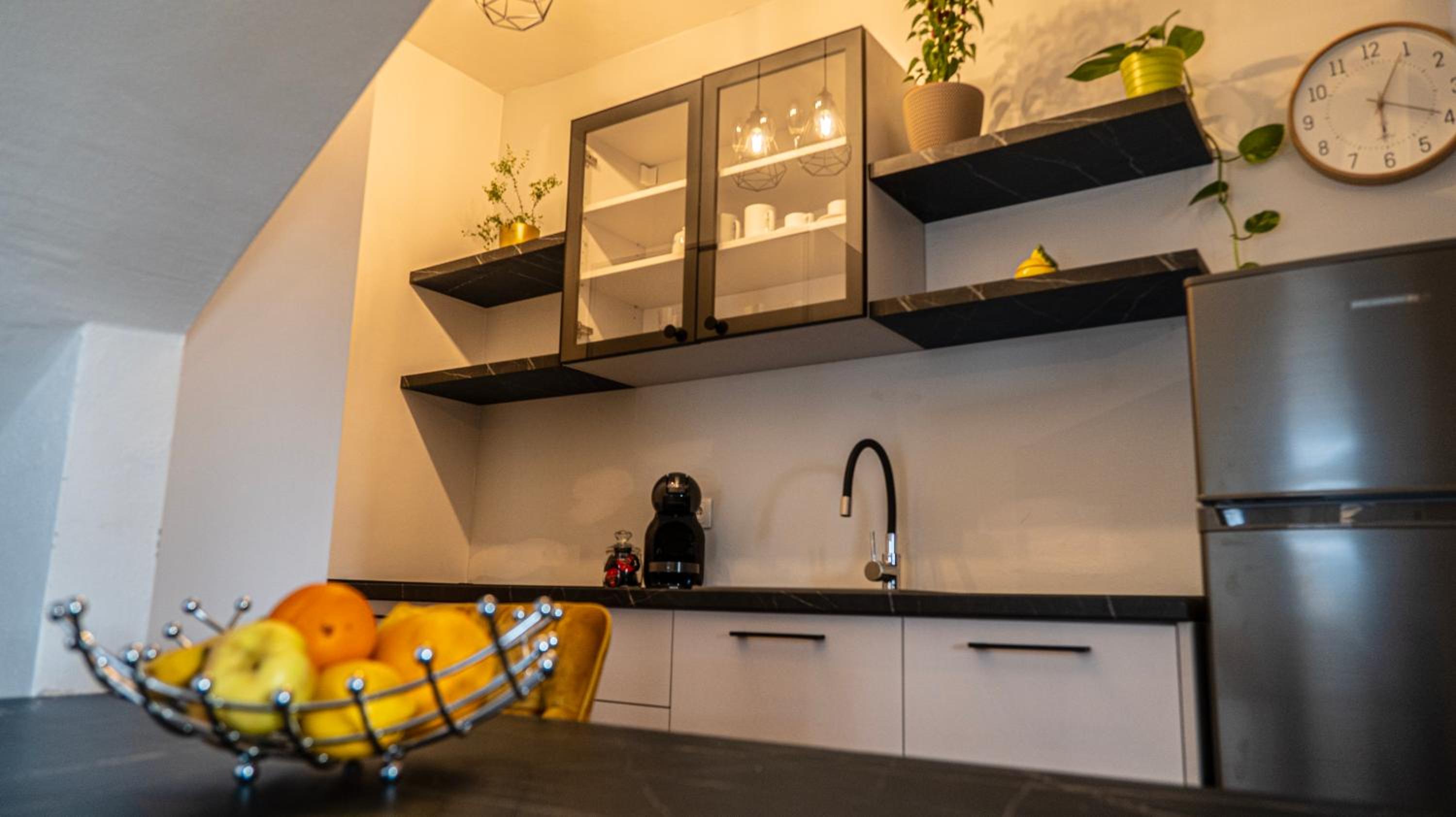One-Bedroom Apartment with Sea View photo 2