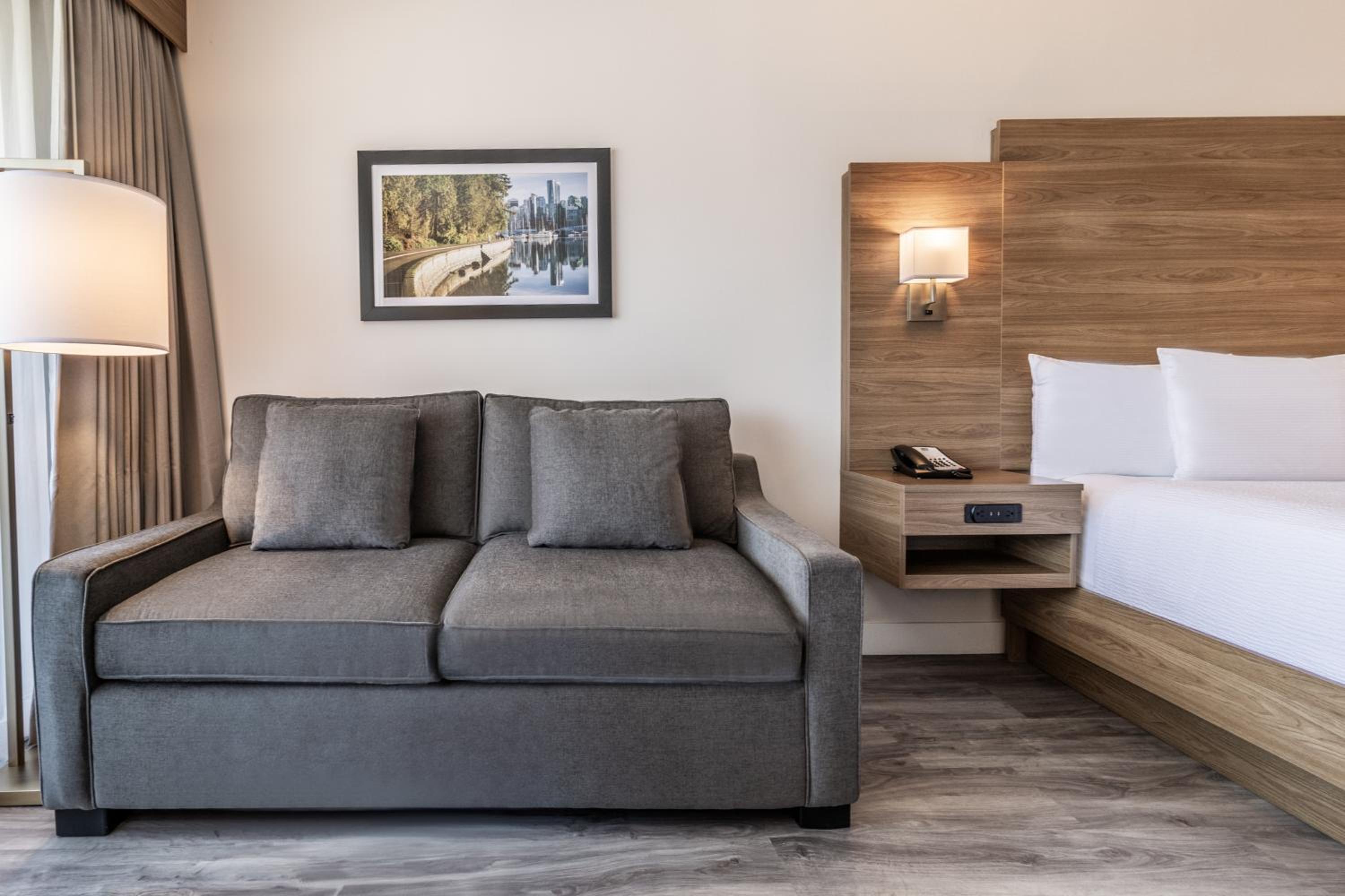 Corner King w/Sofa Bed & Wetbar - Photo 8