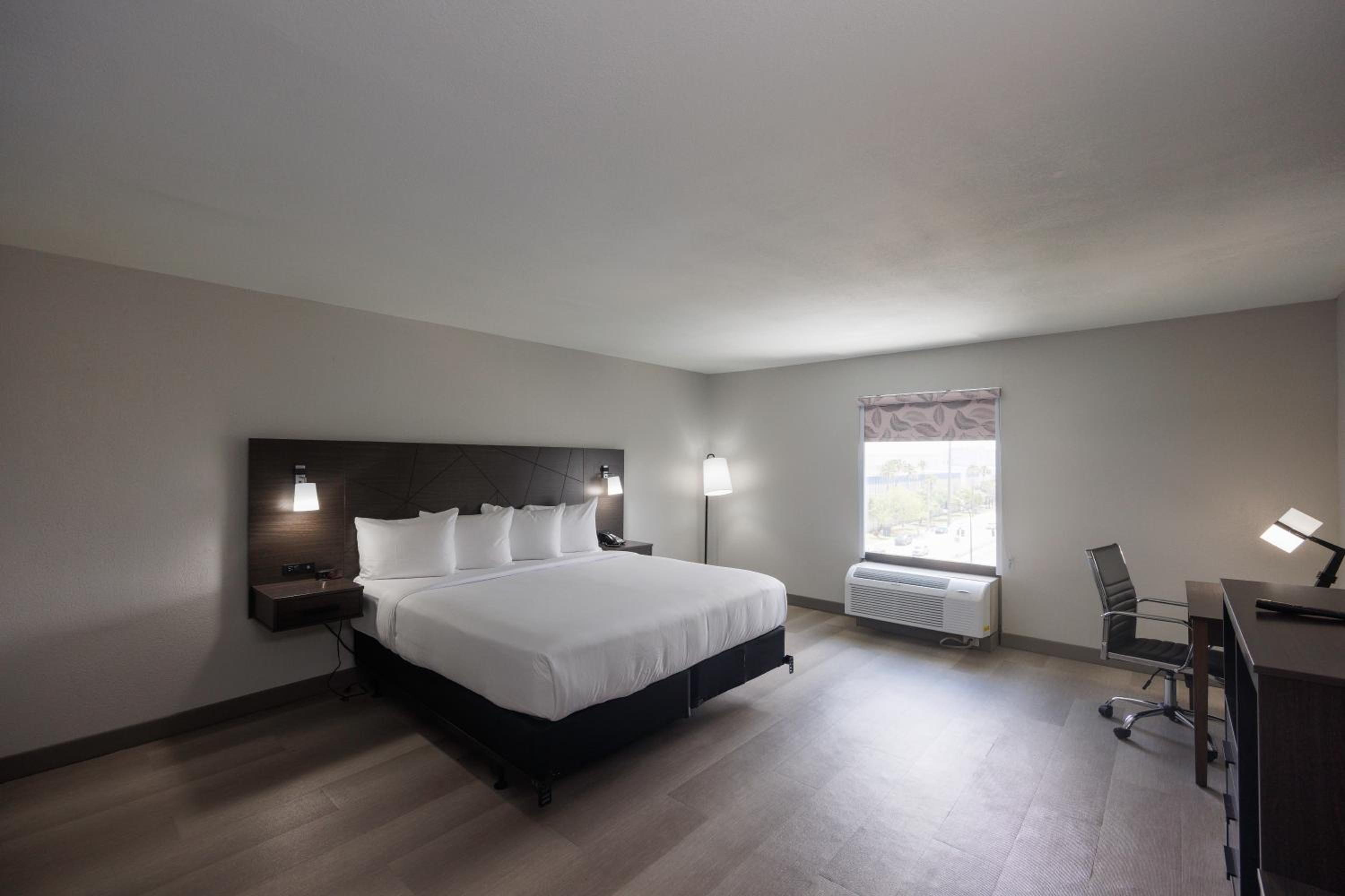 Standard King Room - Non Smoking photo 2