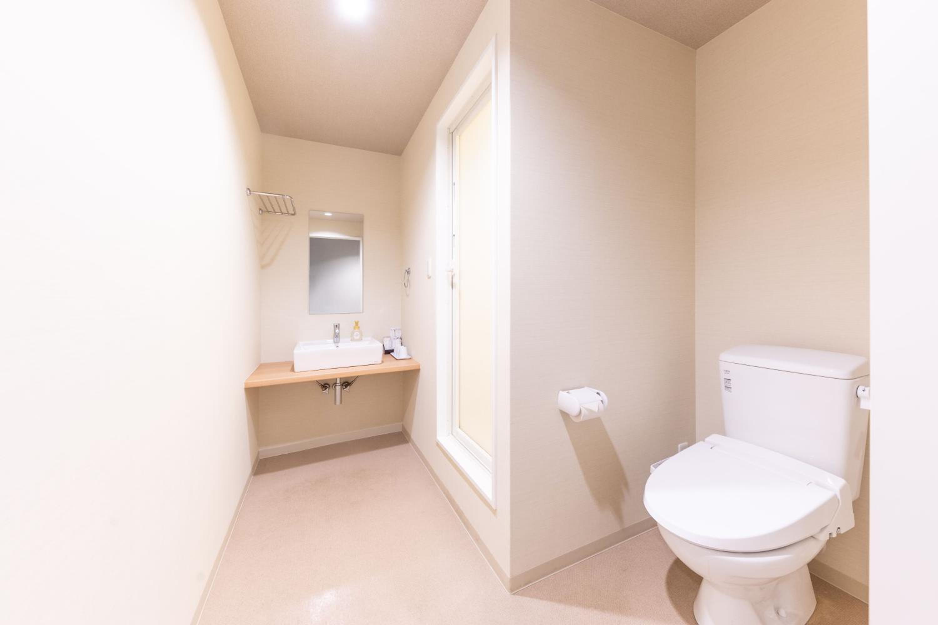 Standard Twin Room - Non-Smoking photo 3
