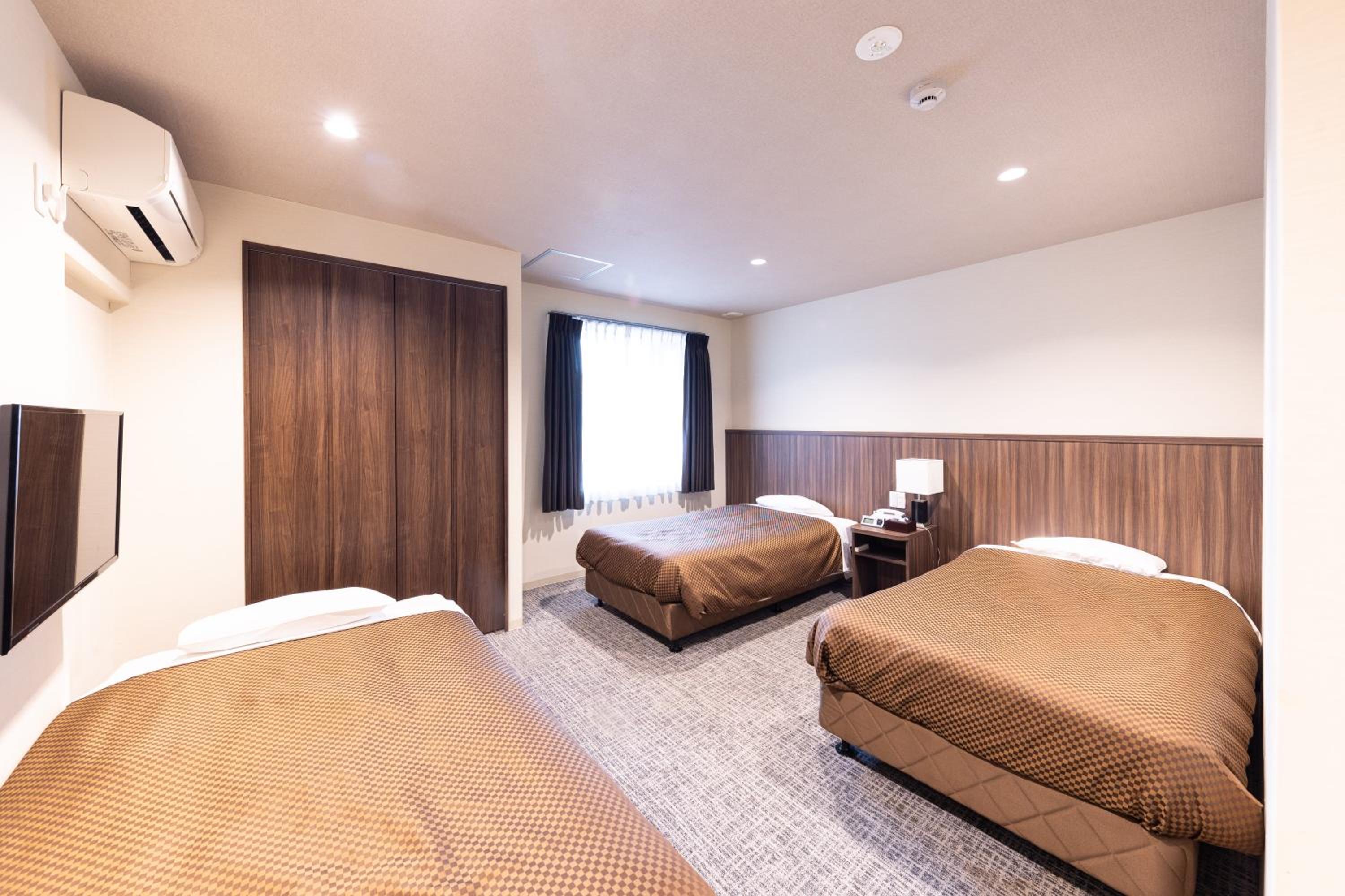 Triple Room