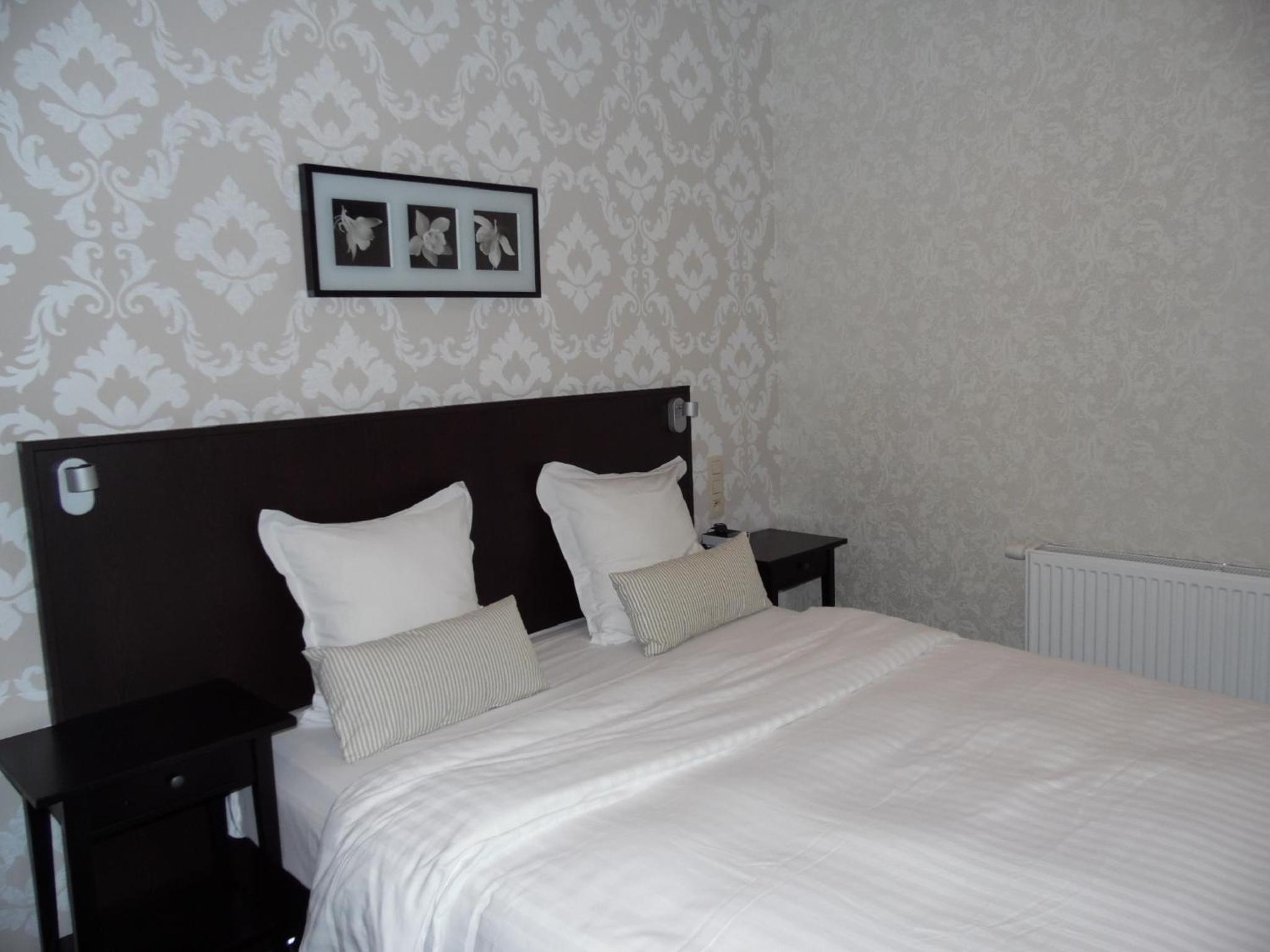 Double Room with Private External Bathroom - Shower