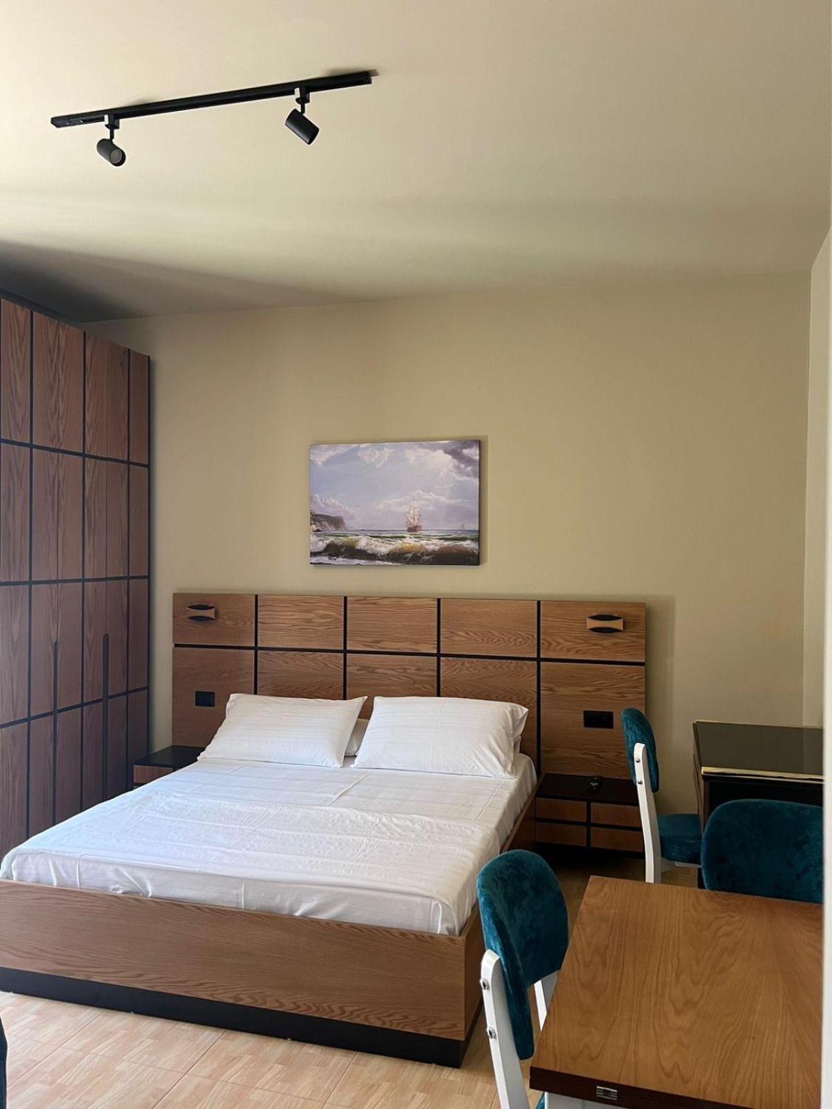 Large Double Room photo 2