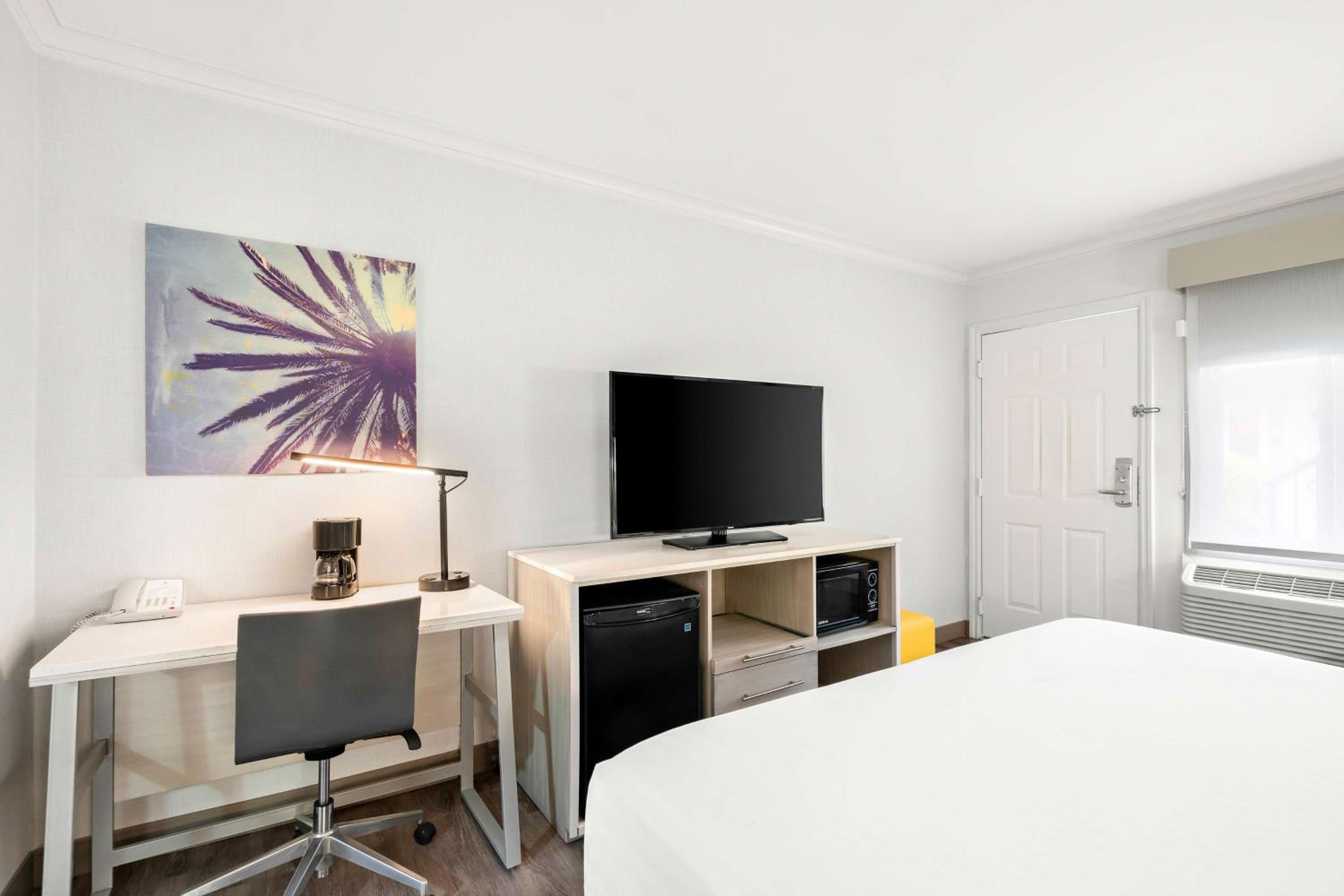 King Room with Kitchenette