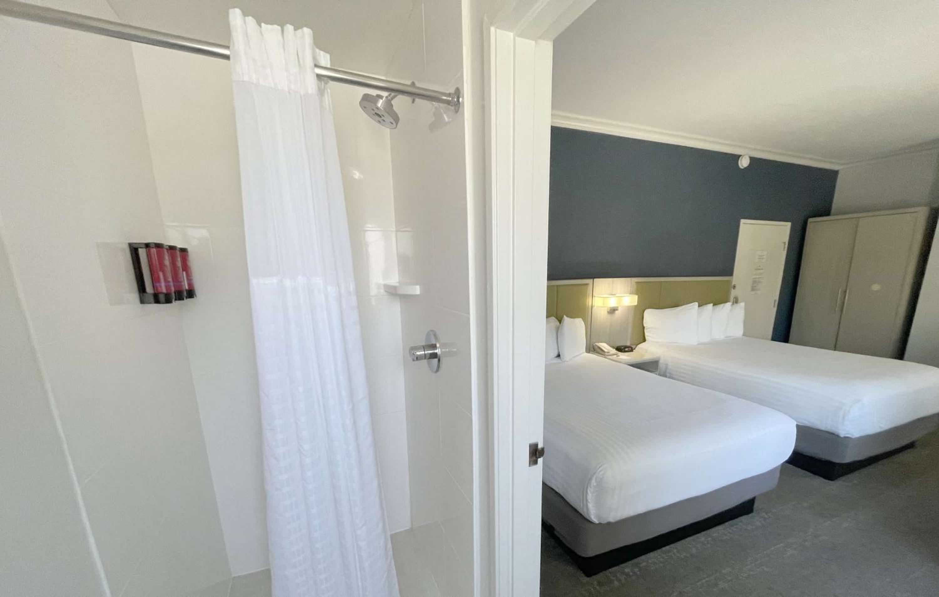 Queen Room with Two Queen Beds - Pet Friendly