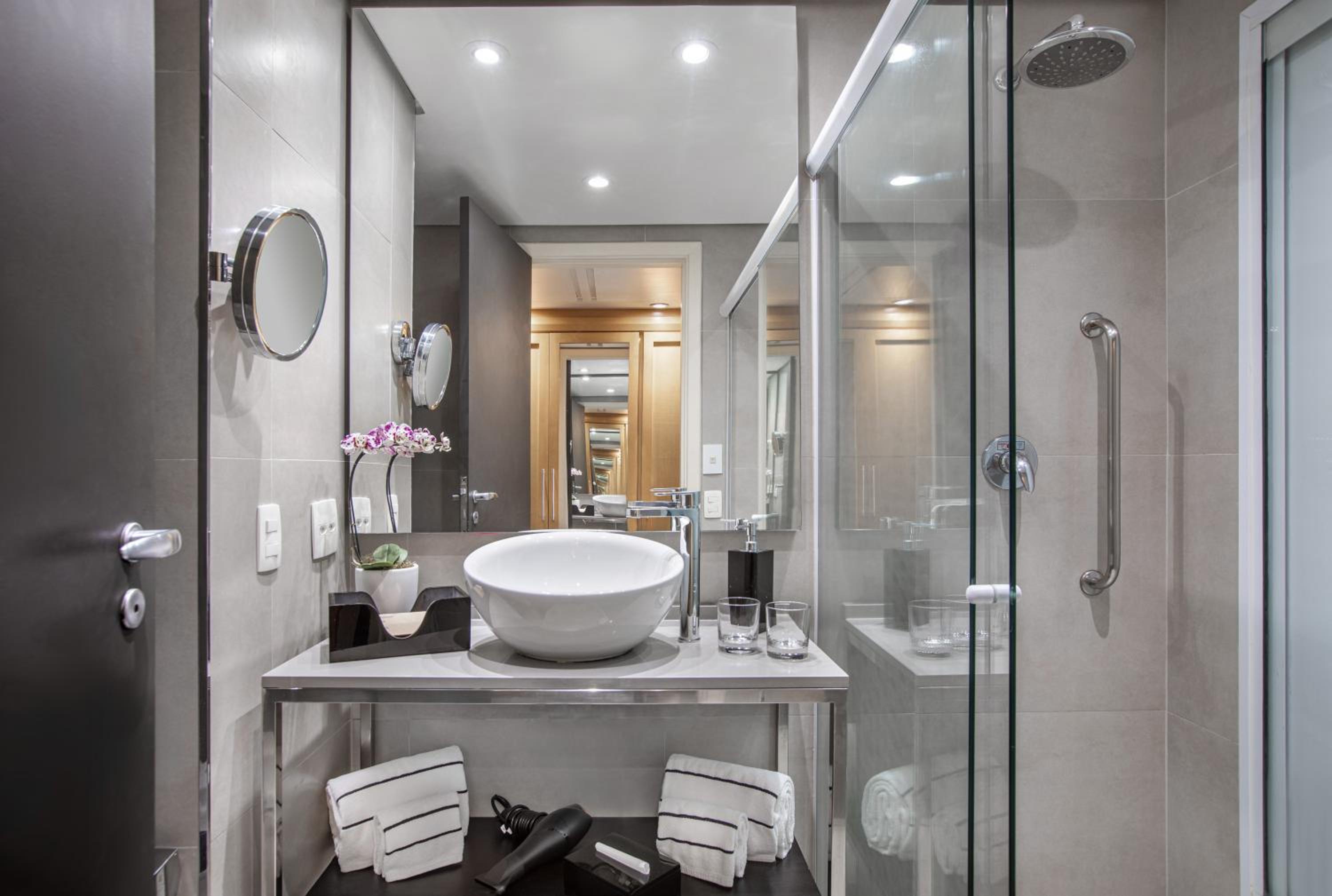 Grand Premium Queen Room - Photo 3