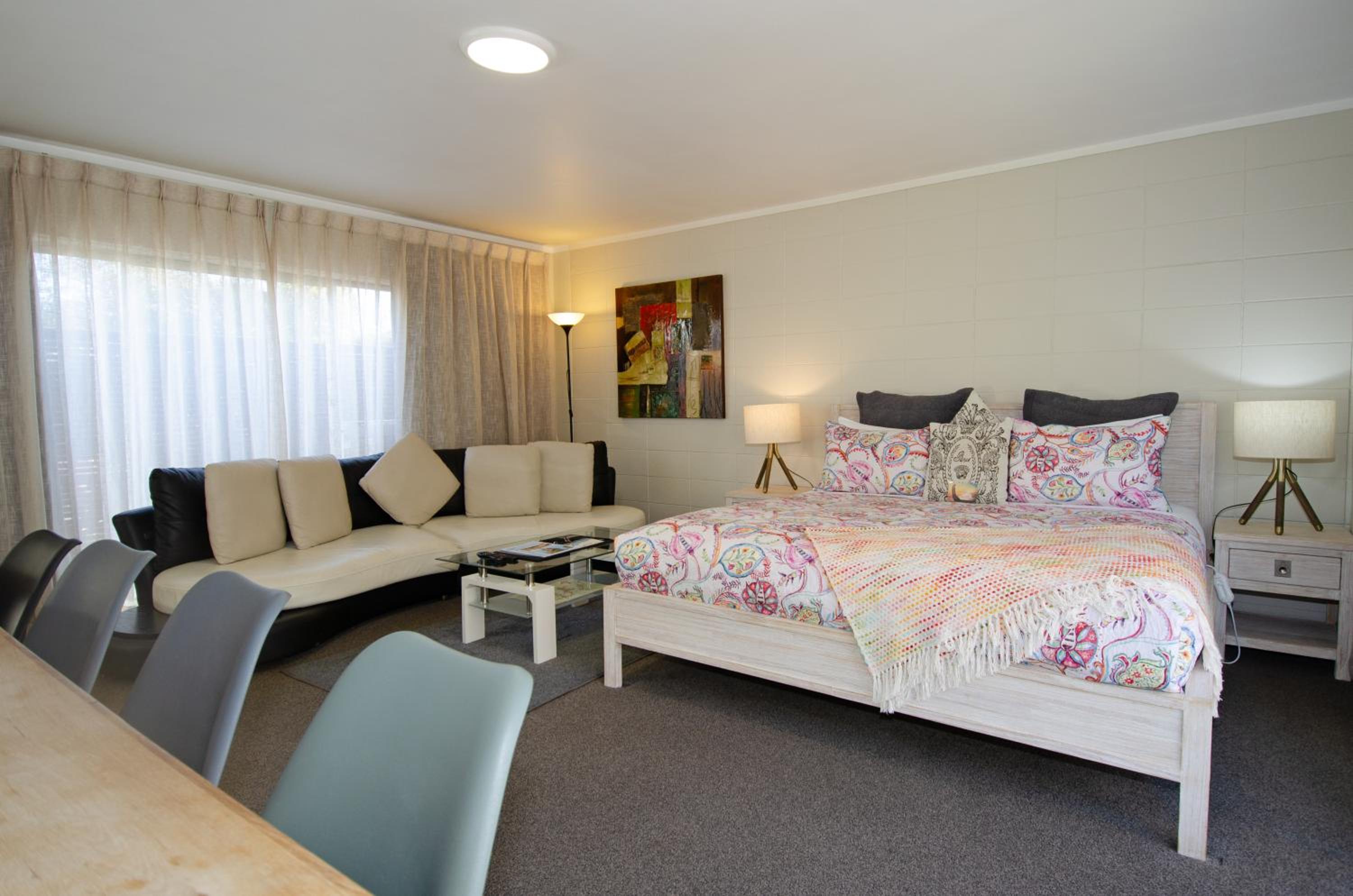 Deluxe Family Suite - Photo 1