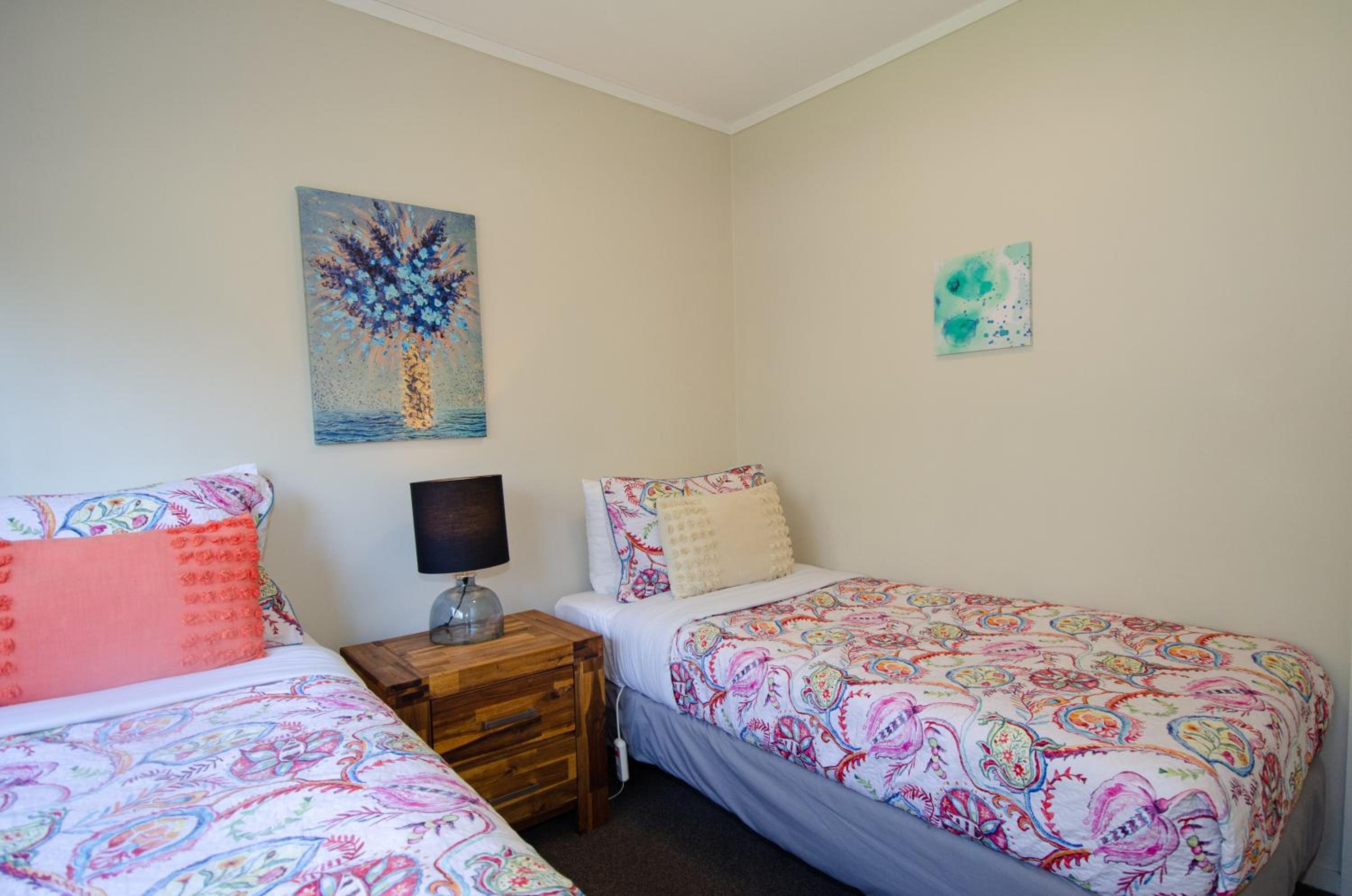 Deluxe Family Suite - Photo 32