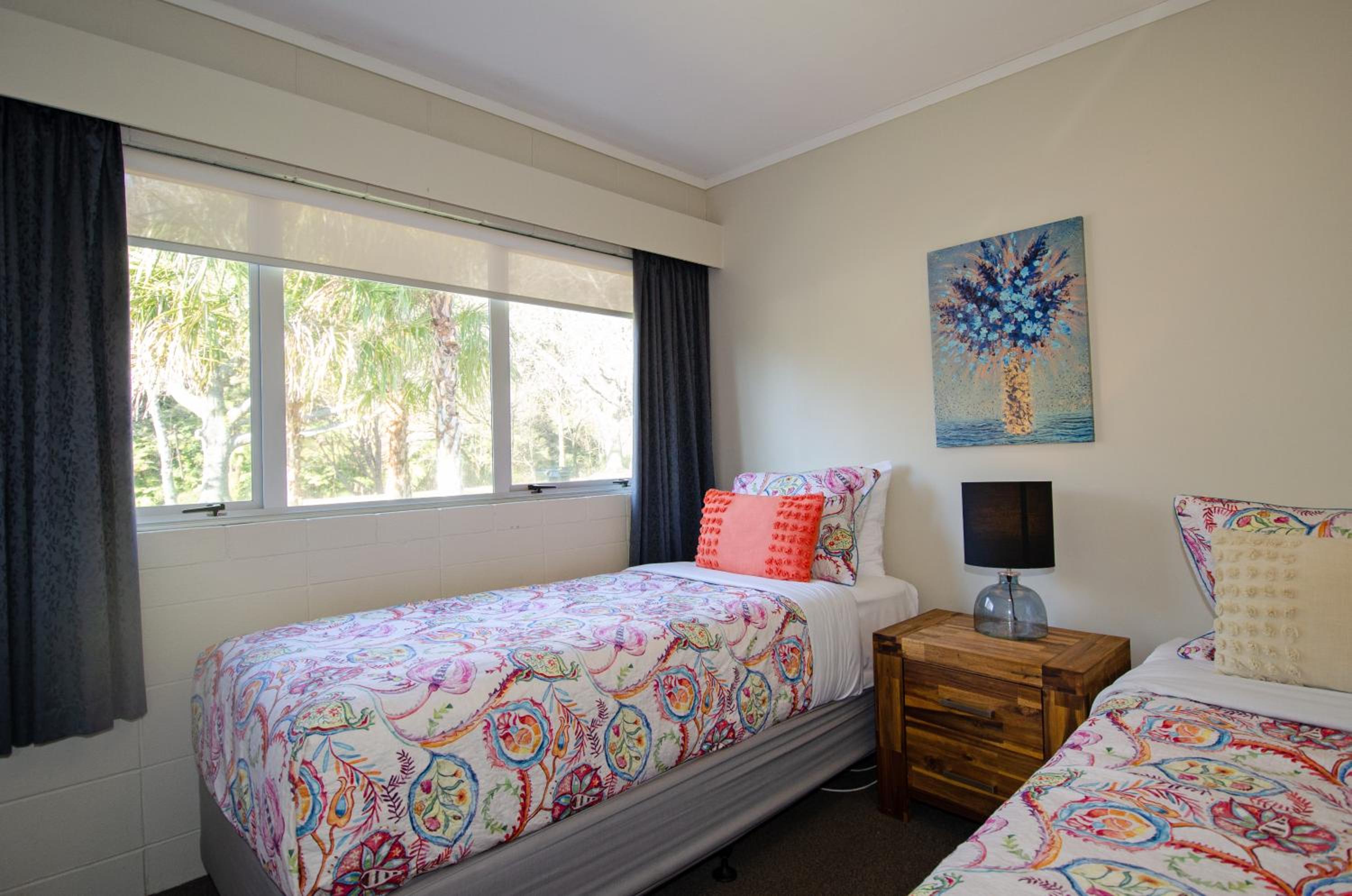 Deluxe Family Suite - Photo 4