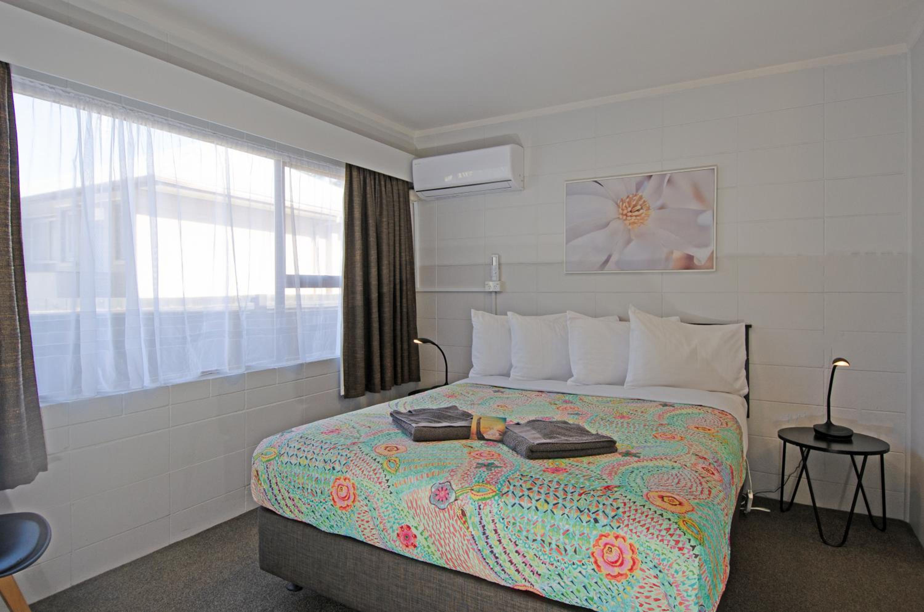 Standard Queen Room - Photo 18