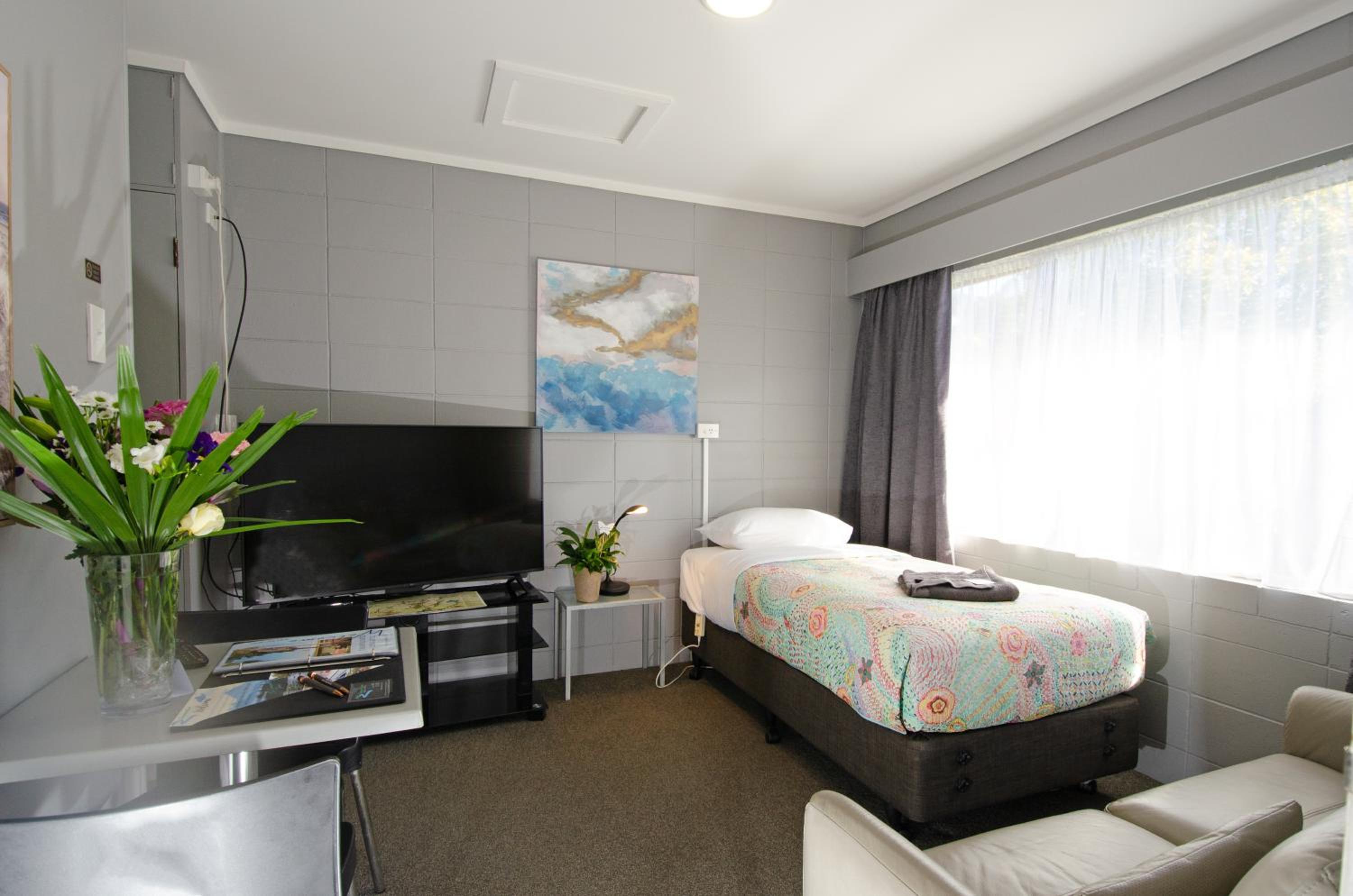Standard Family Room - Photo 6