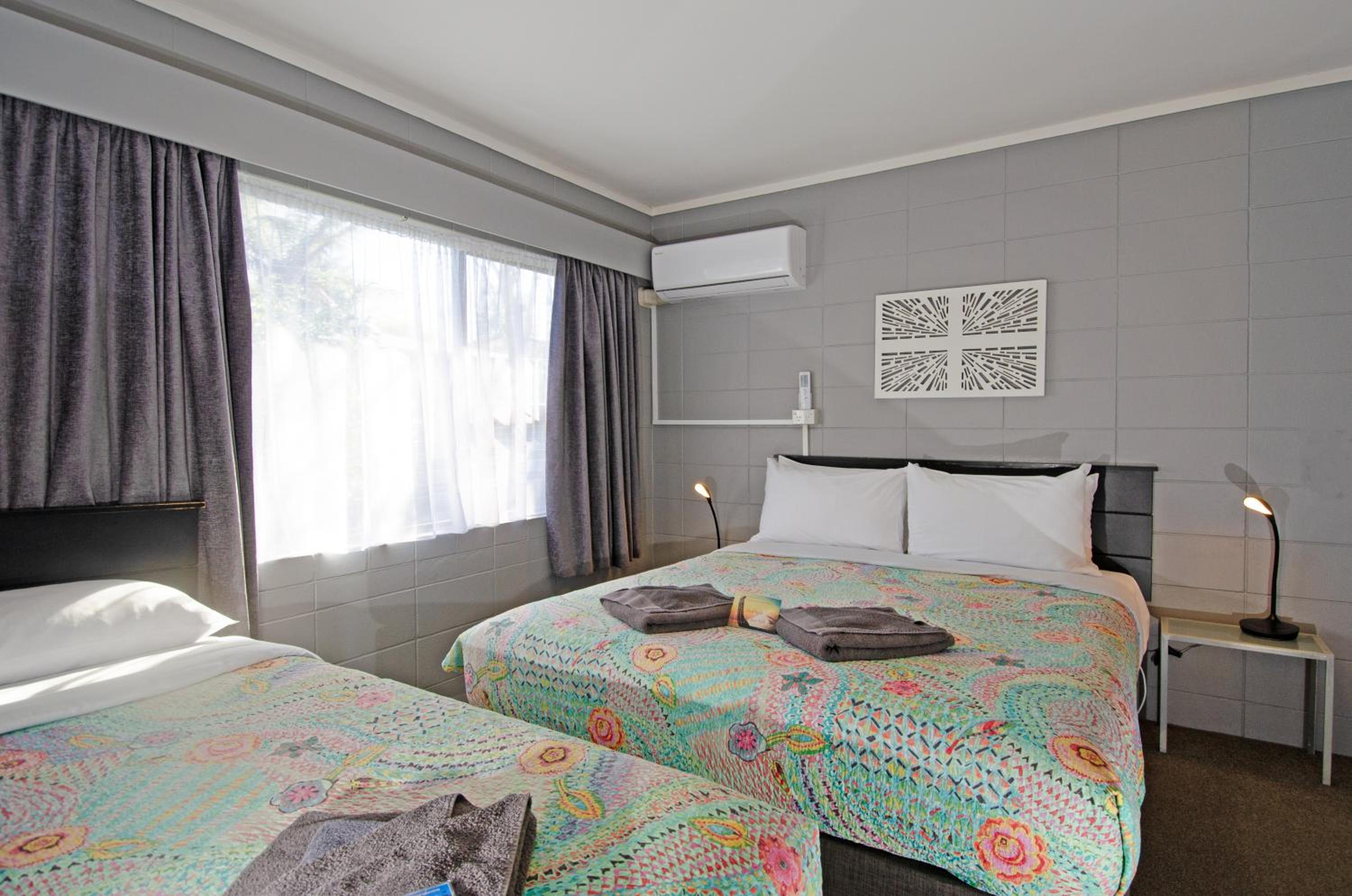 Standard Family Room - Photo 9