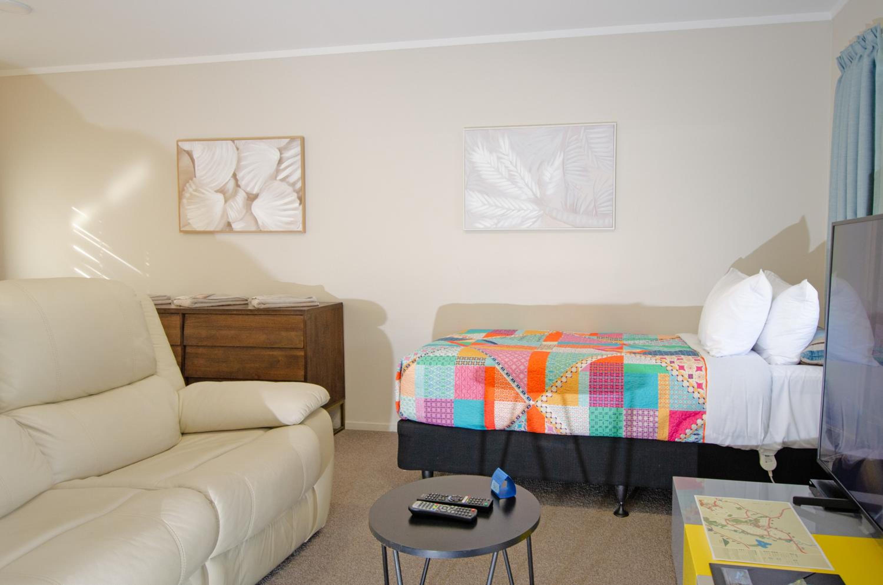 Superior Suite - Photo 3