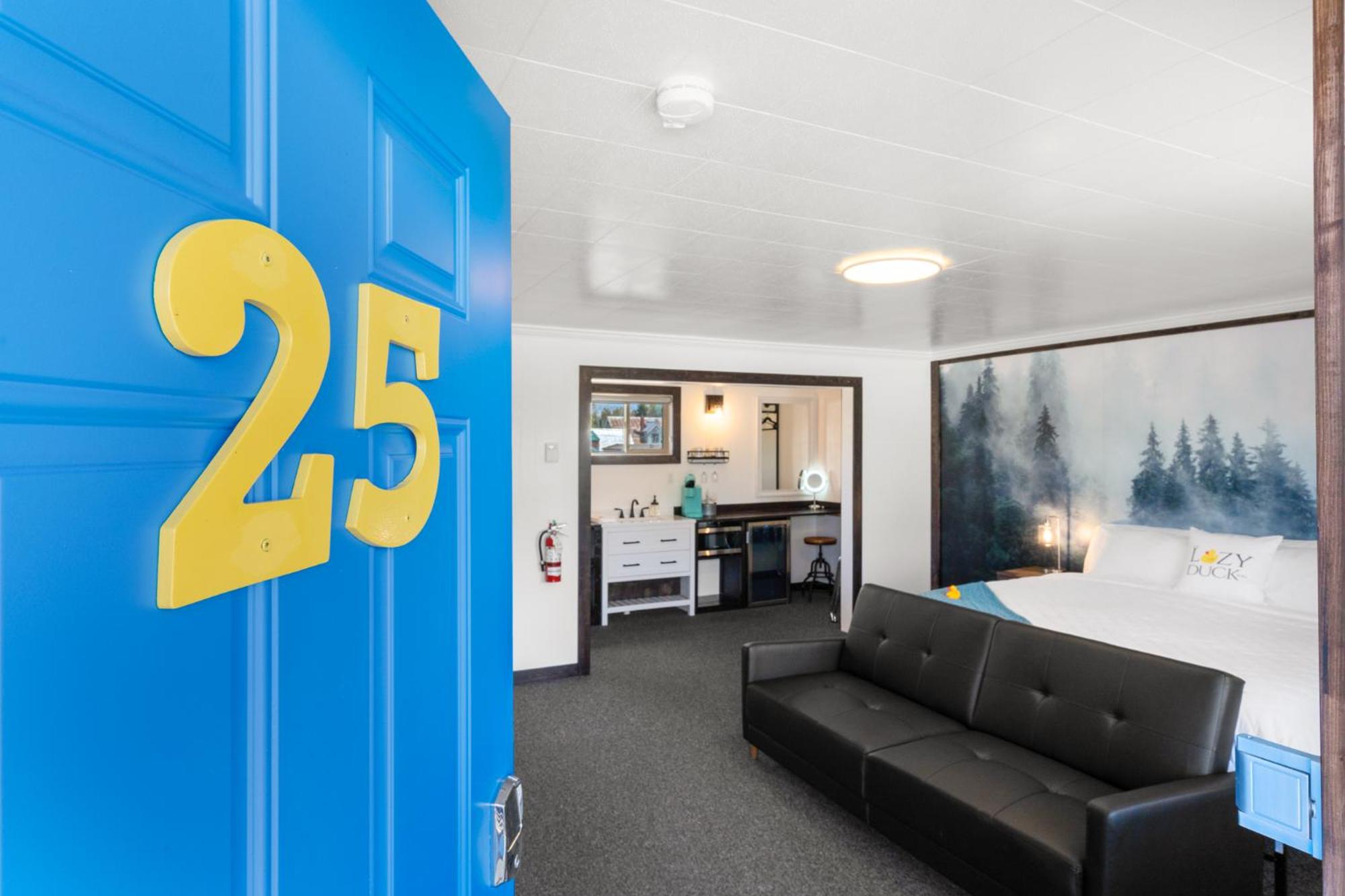 Standard King Room photo 3