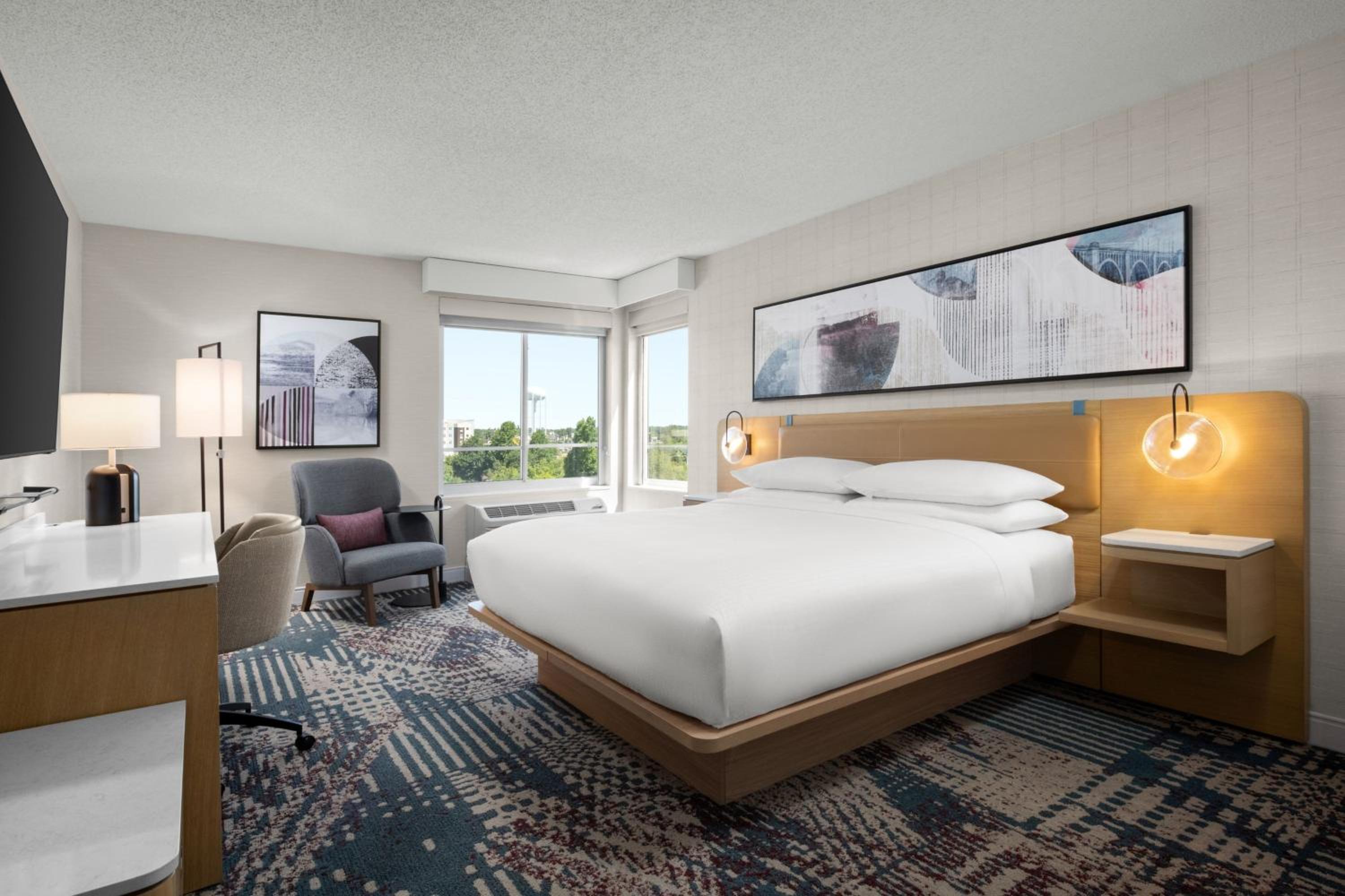 Corner King Room photo 1