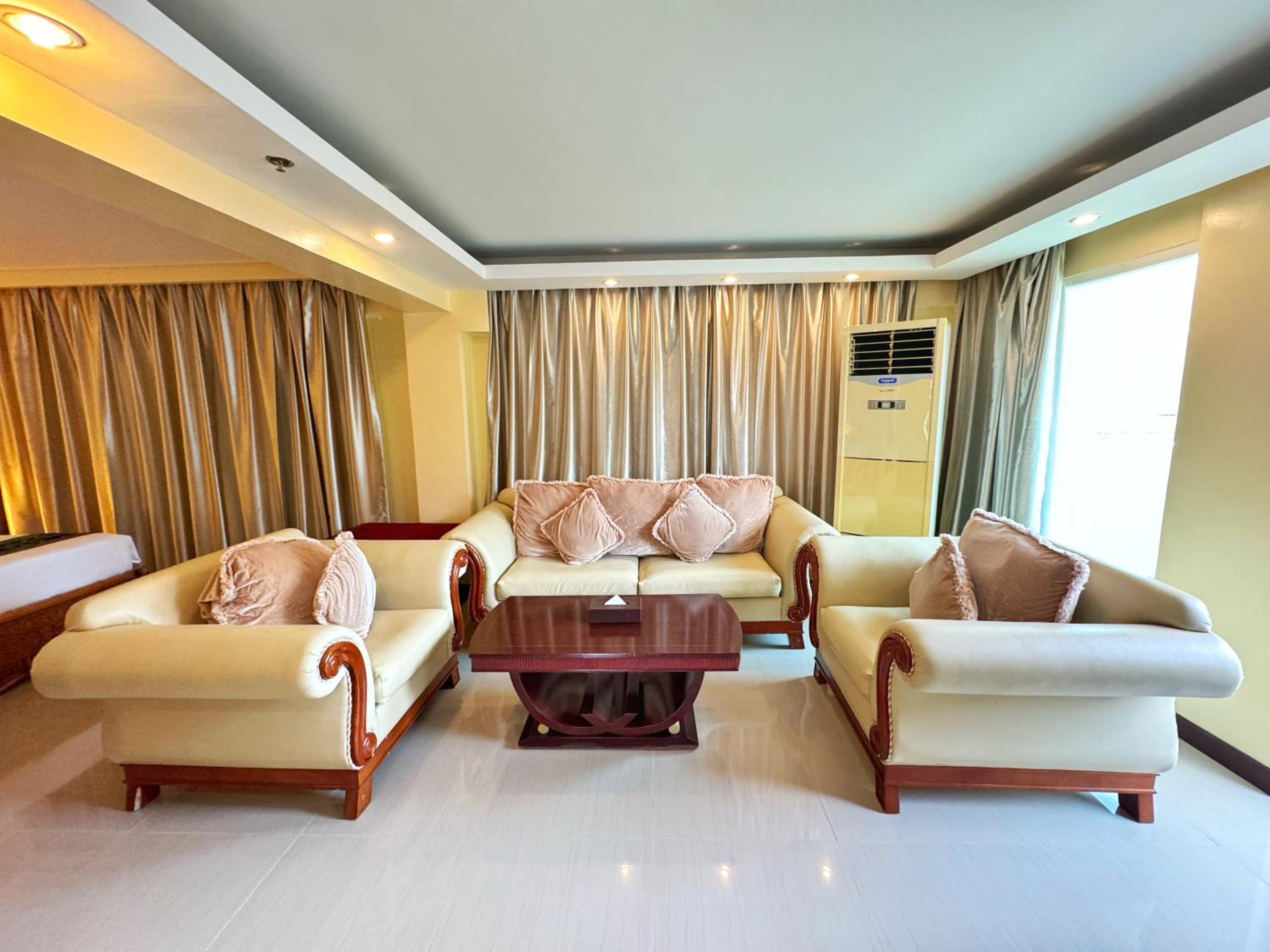 Angol King Suite - Photo 5