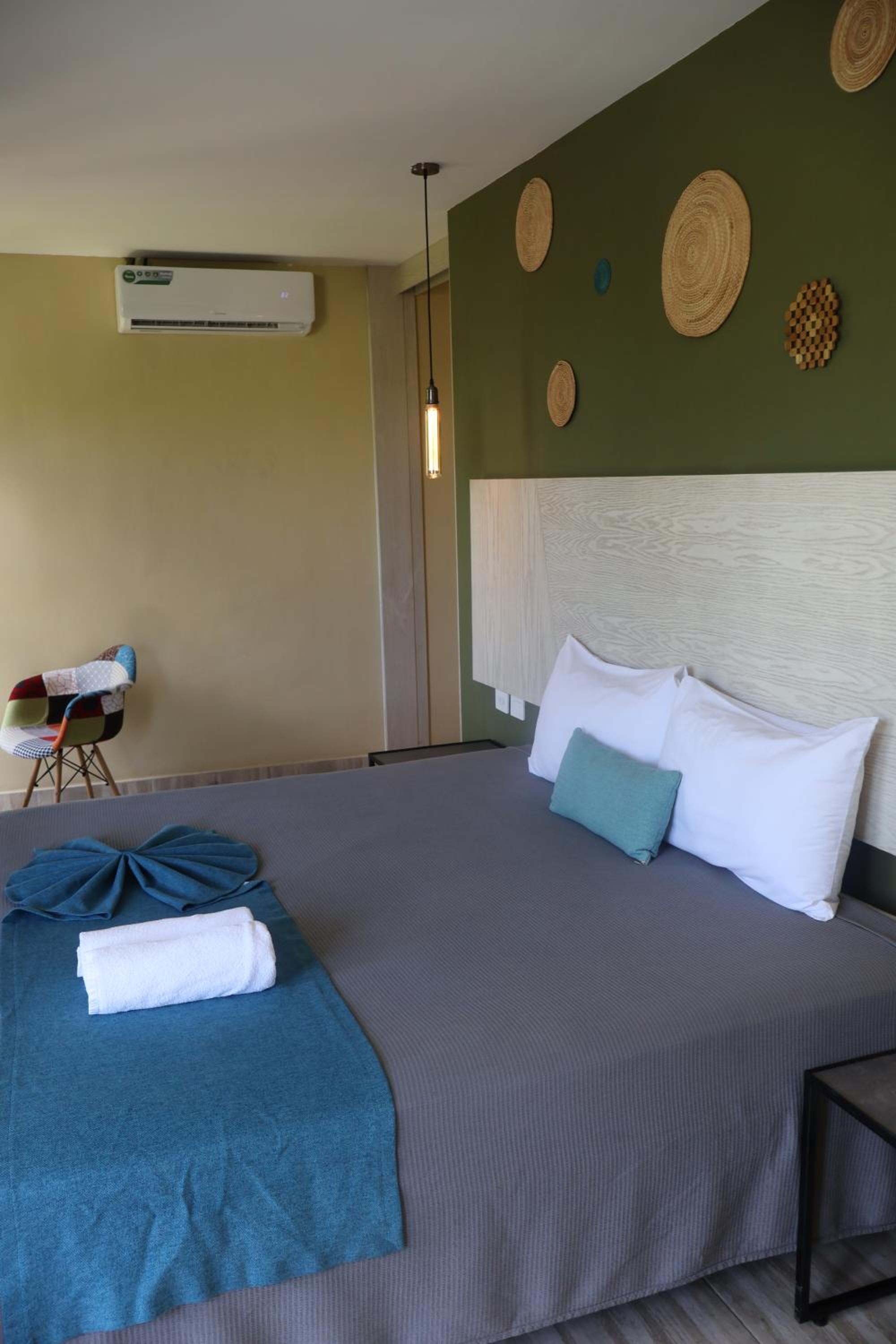 Chambre Double - Vue sur Piscine