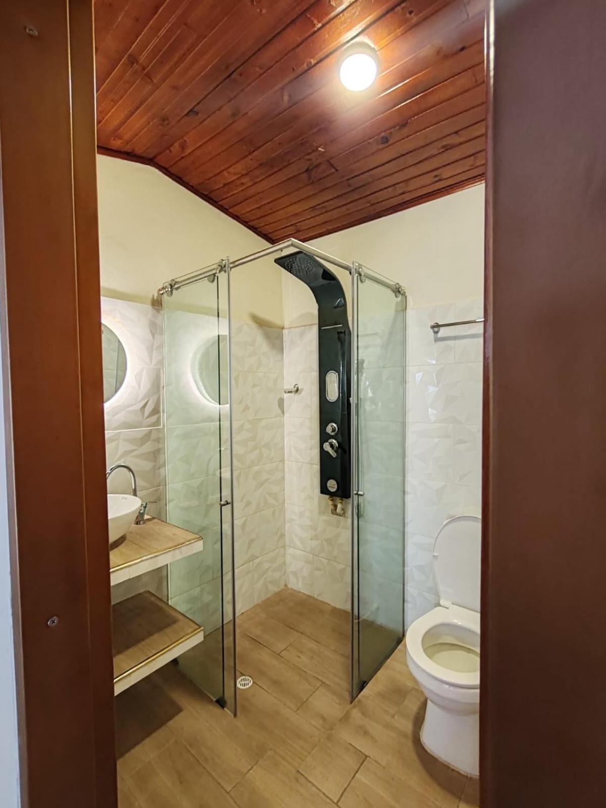 Deluxe Double Room With Bath photo 2