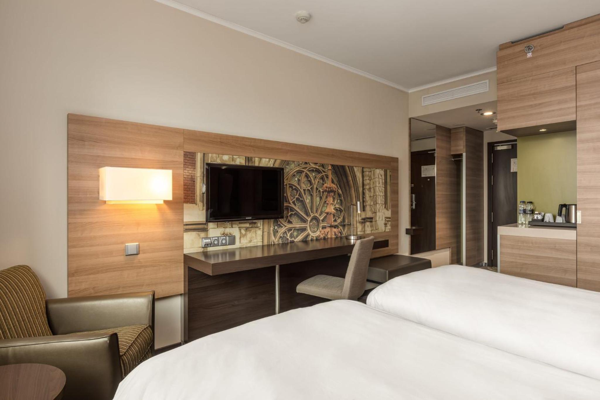 Standard Twin Room With City View