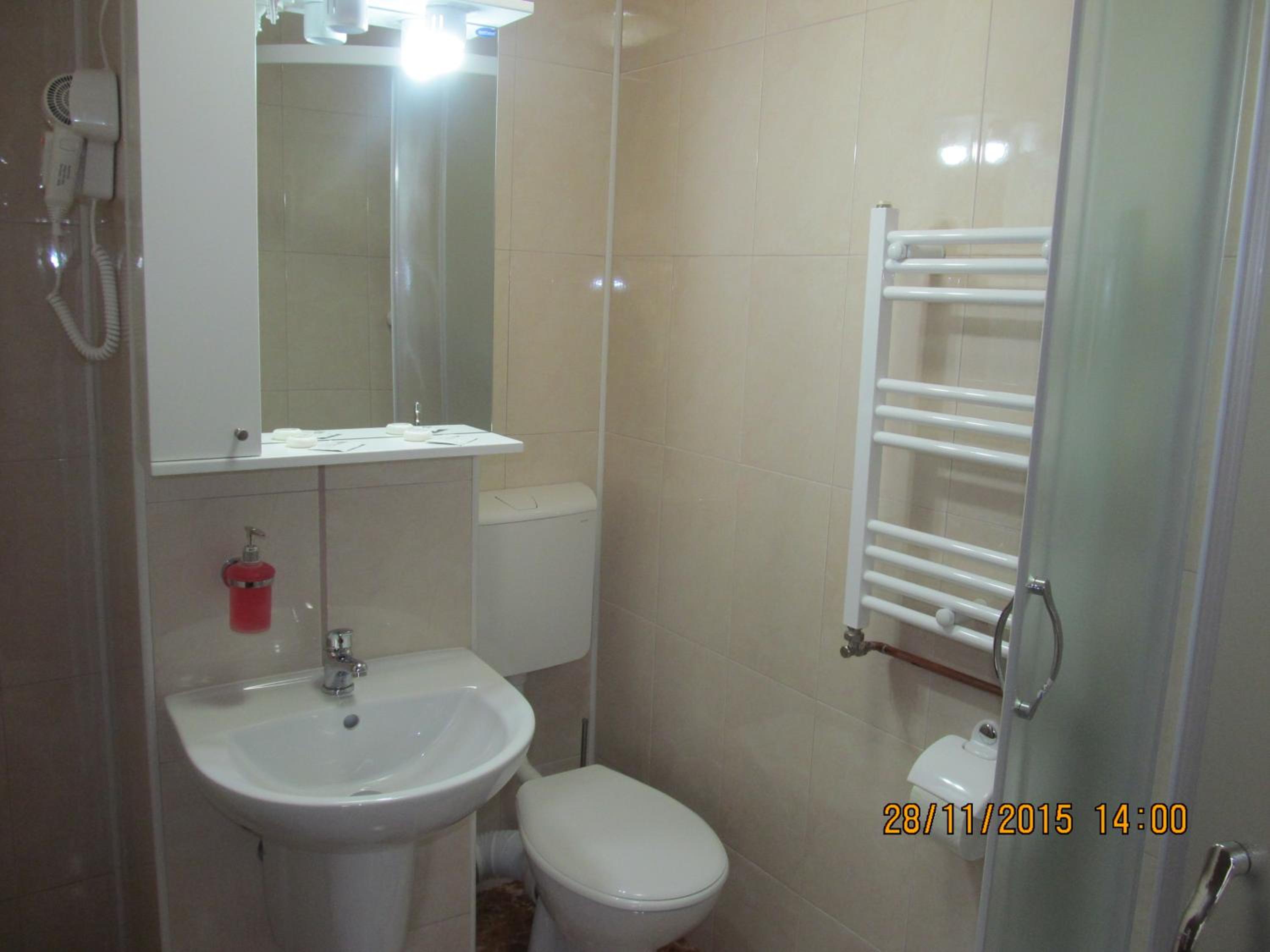 Double Room - Photo 4