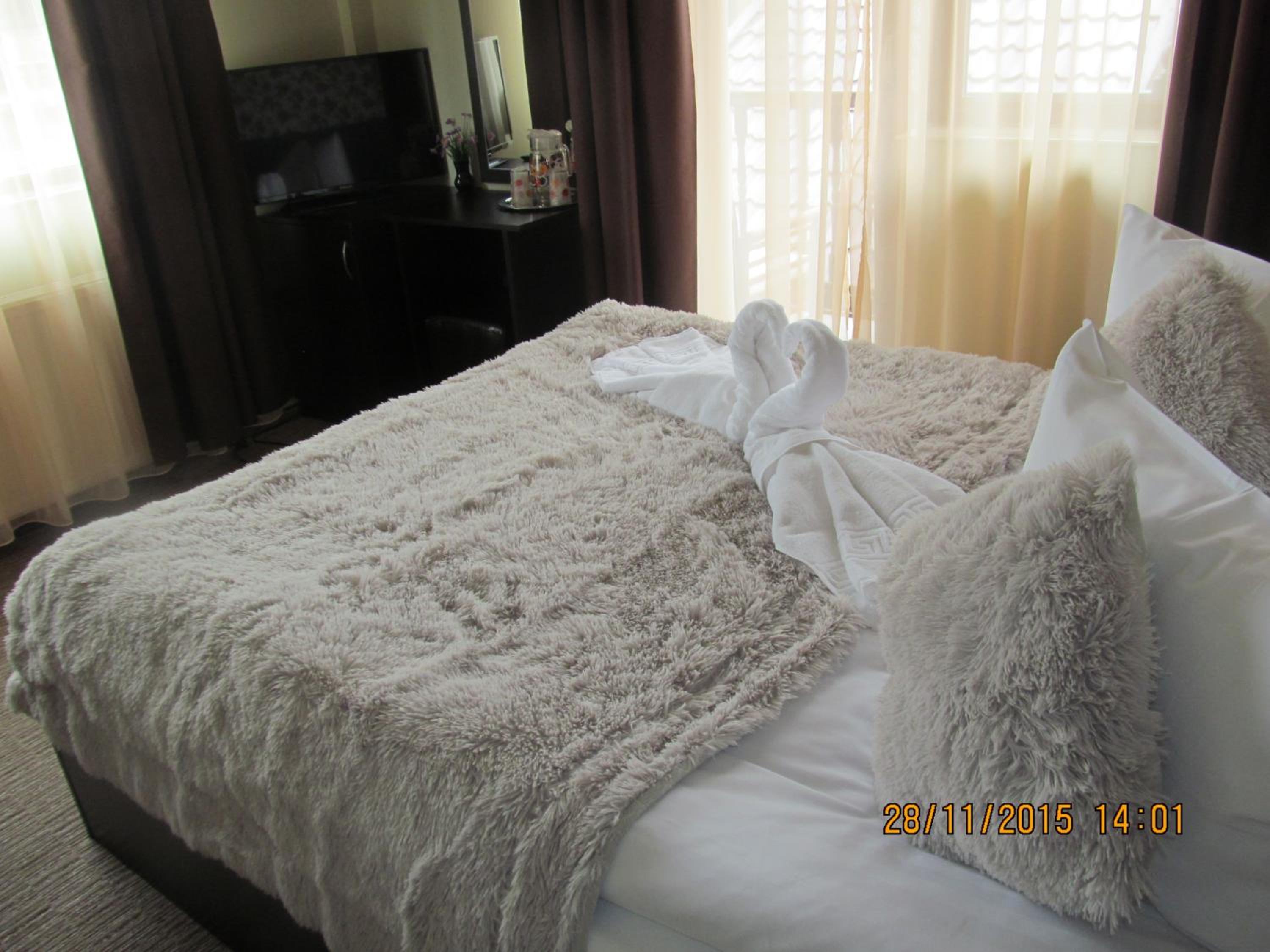 Double Room - Photo 6