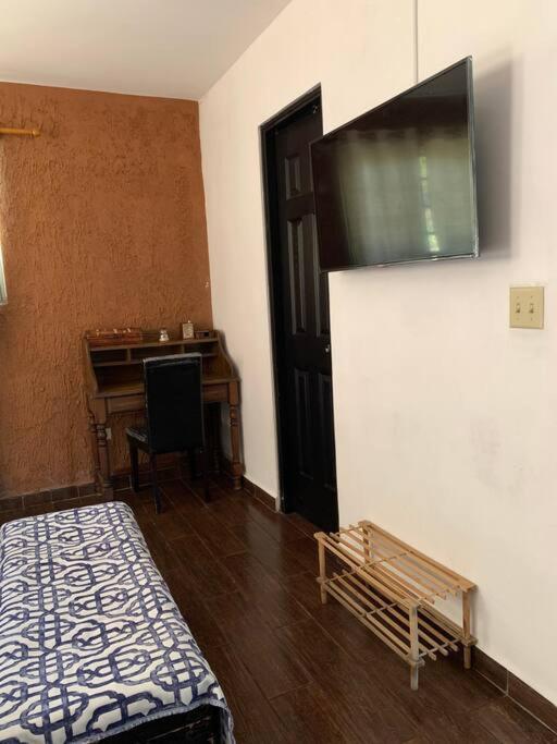 One-Bedroom House photo 3