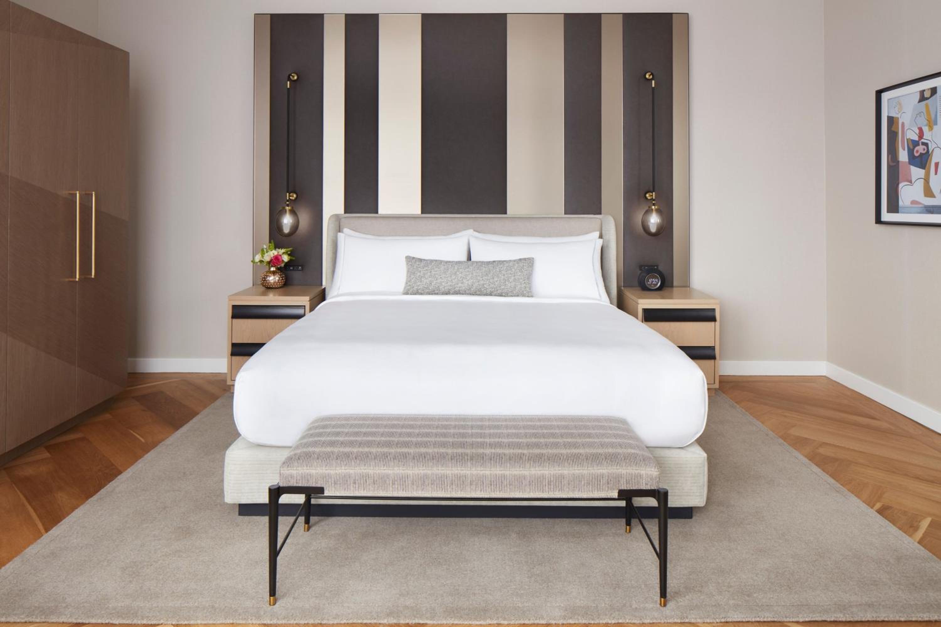 King Suite with Sofa Bed and Skyline View thumbnail 5